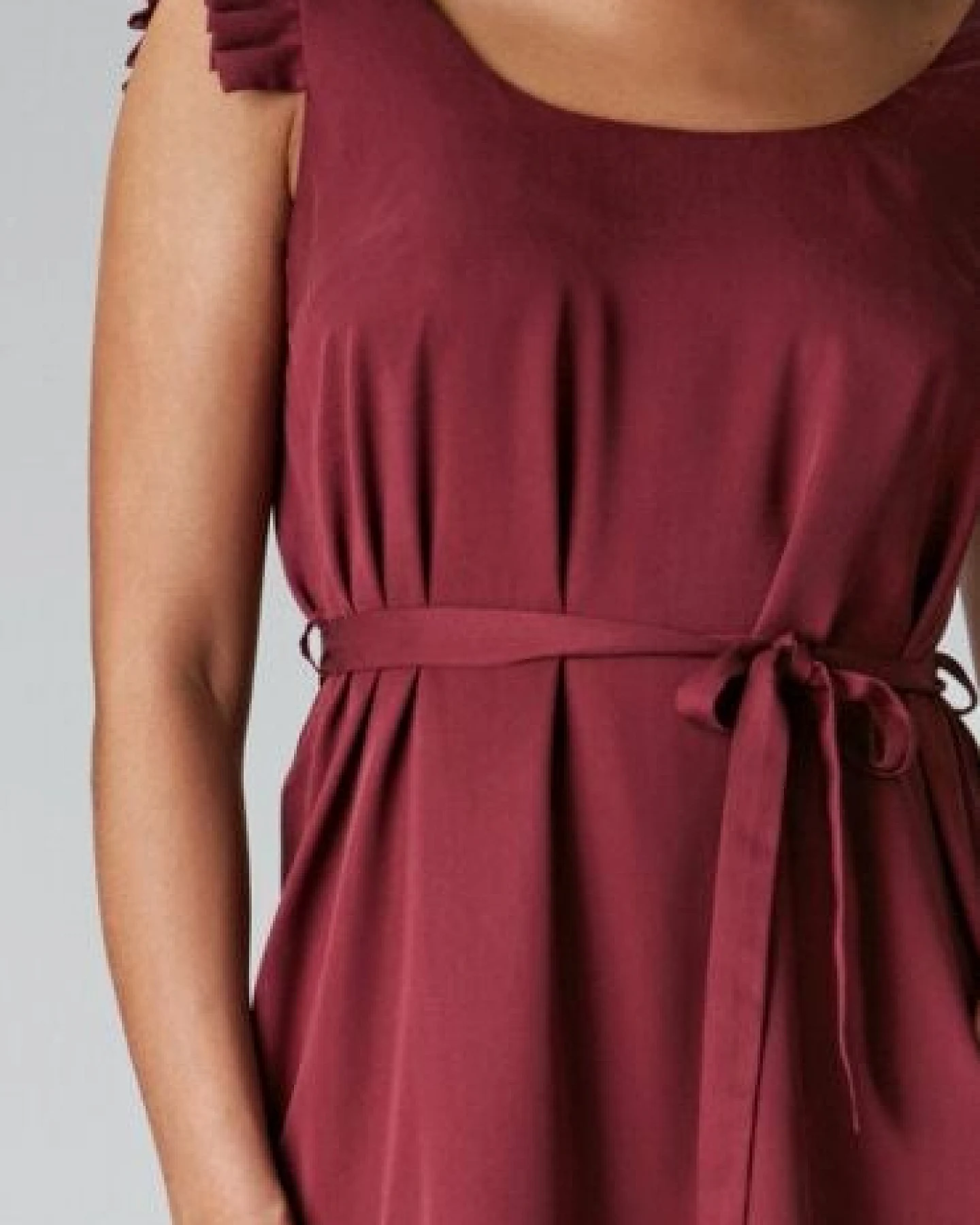 Studio Hertzberg MET-TTE Kleid - Knielanges Kleid mit gerafften Ärmeln – Ansicht 4