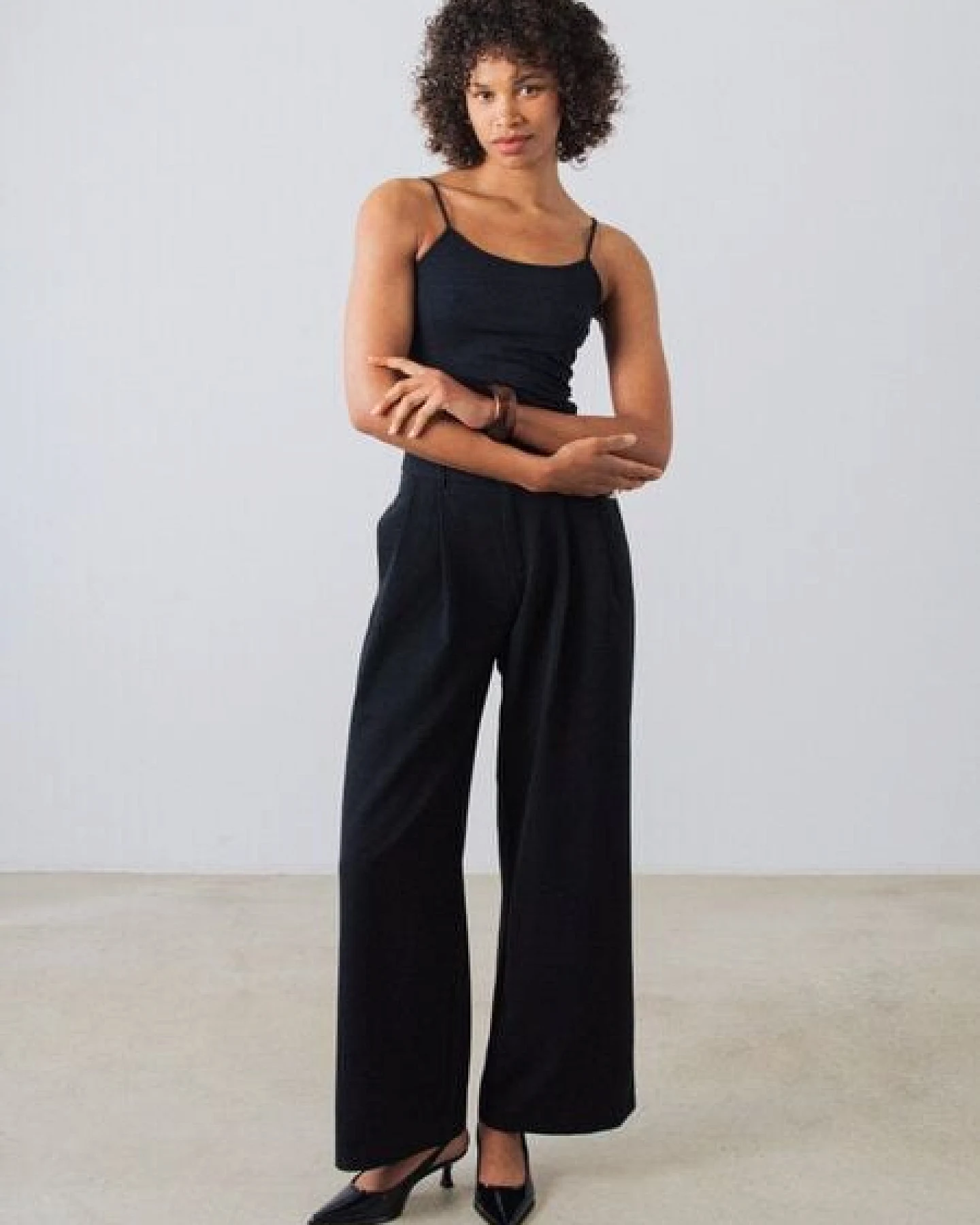 Honest Basics Damen Spaghetti Top aus Bio- und recycelter Baumwolle – Ansicht 4