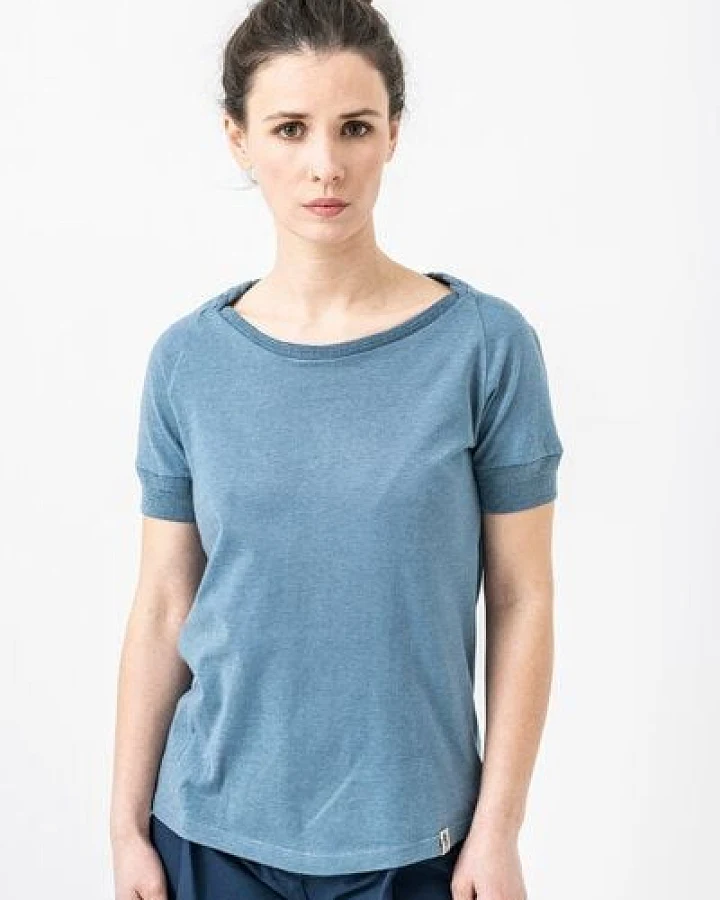 Blau