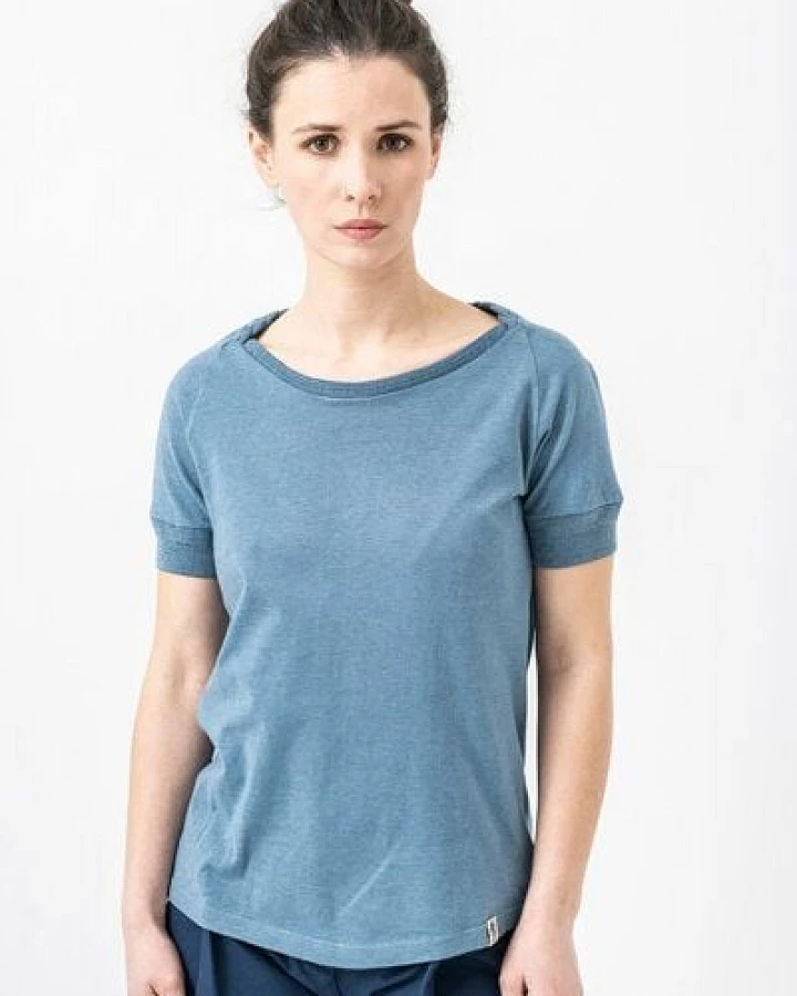 Blau