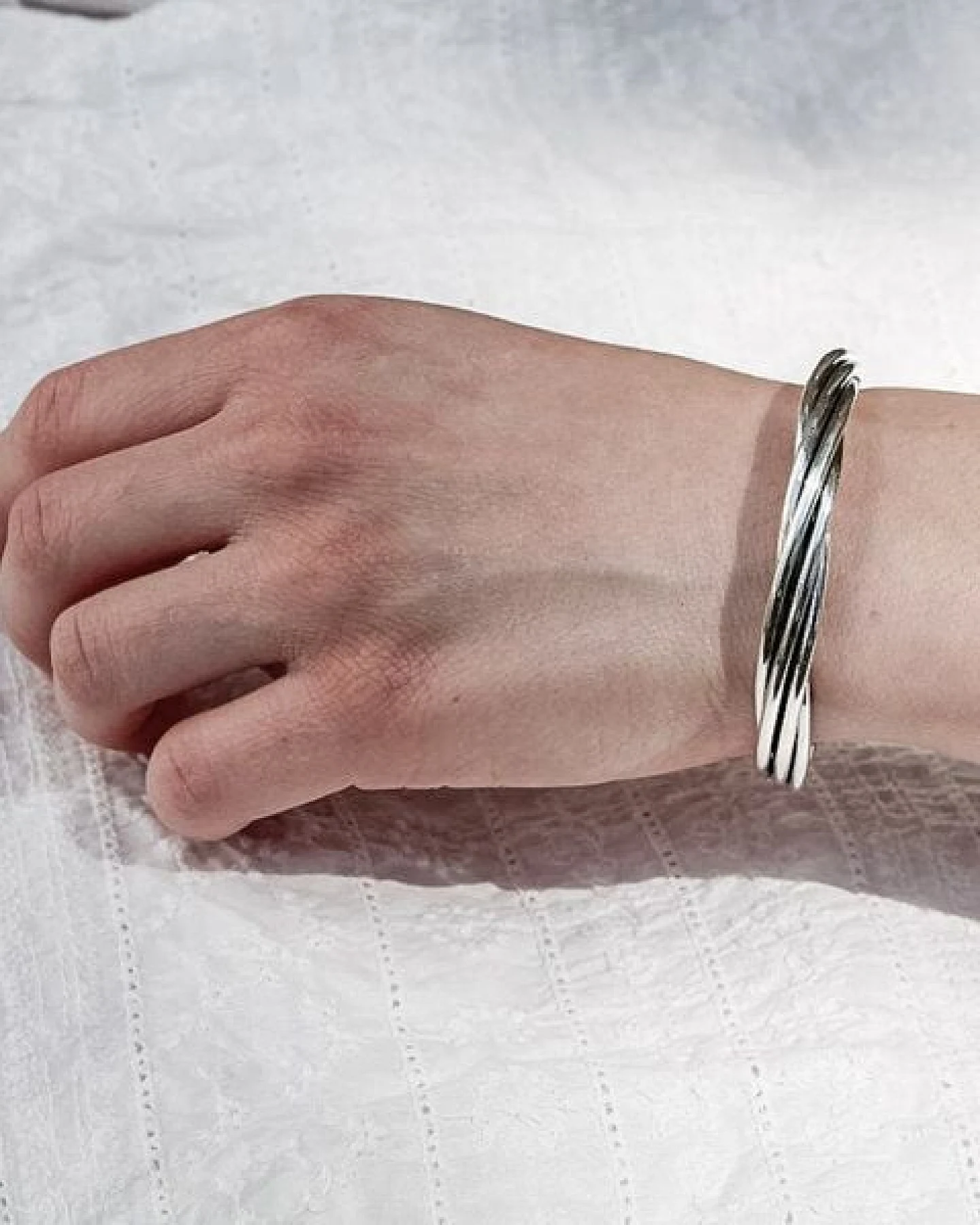pakilia Silber Armreif Reif gedreht Fair-Trade und handmade – Ansicht 4