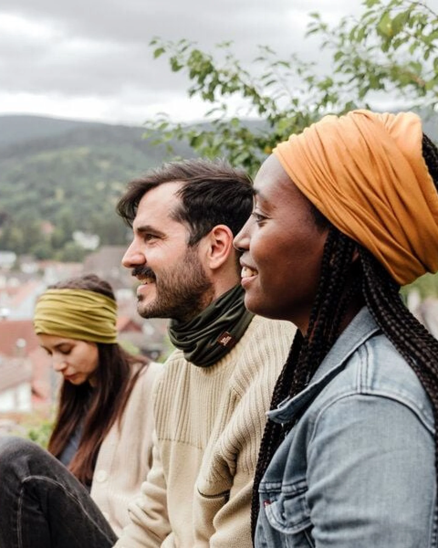 Liebe Deinen Planeten Multi Loop vegane Naturfaser in 3 Größen, viele Farben für Damen und Herren, Multifunktions Schlauchschal aus Modal Jersey TencelTM – Ansicht 4