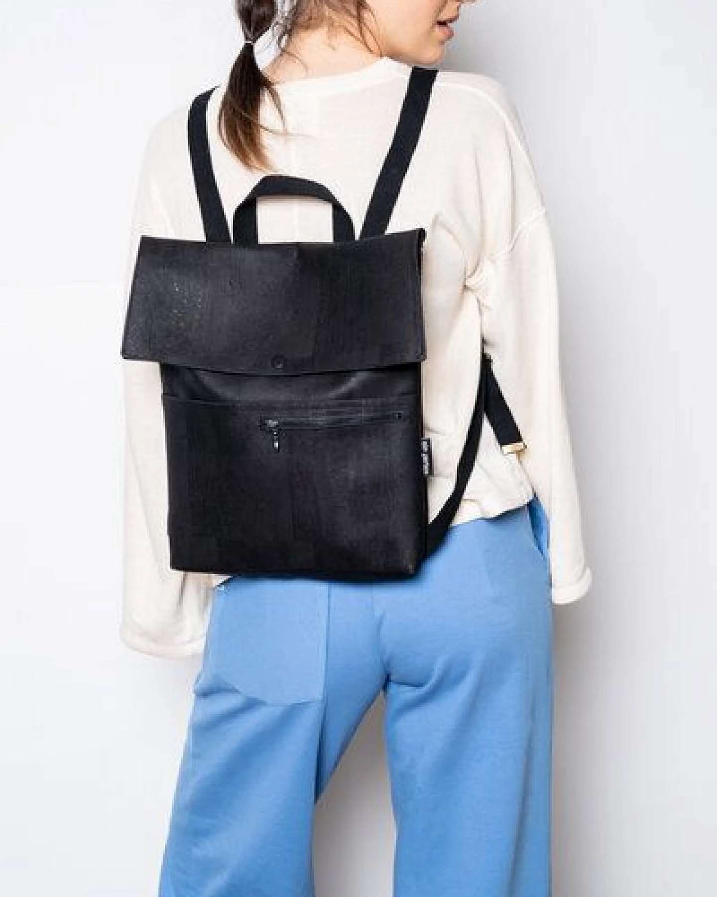 ein garten Studios veganen Rucksack- Myrto small- aus Kork – Ansicht 3