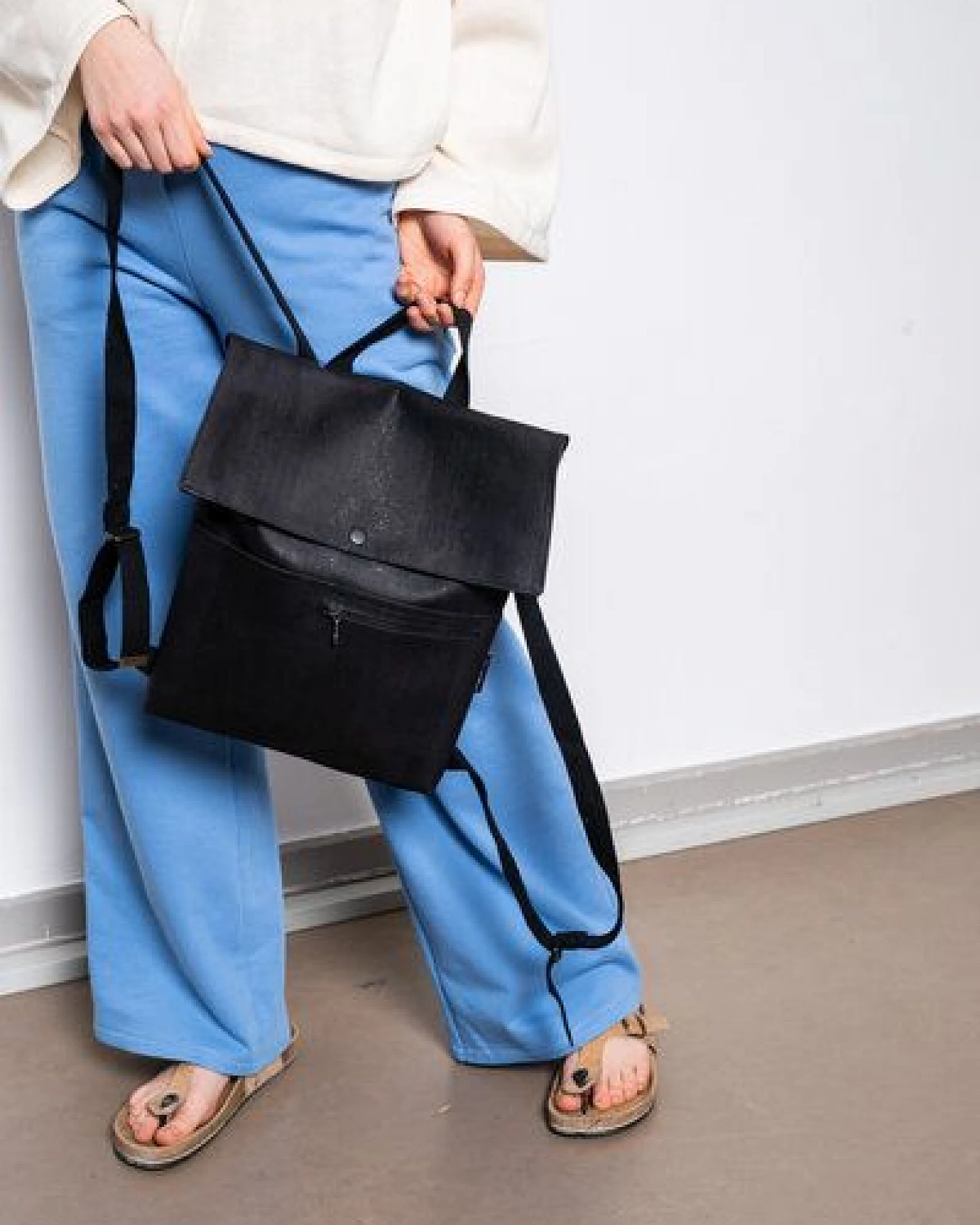 ein garten Studios veganen Rucksack- Myrto small- aus Kork – Ansicht 4