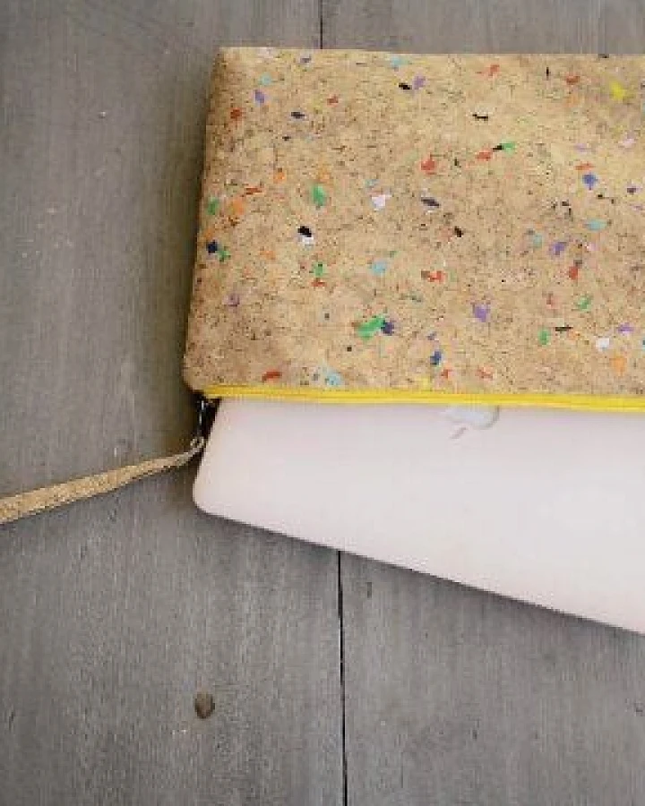 BY COPALA 13–14 Zoll nachhaltige vegane Laptoptasche aus Kork, MacBook Hülle - Farbakzenten mit gelber Zipper