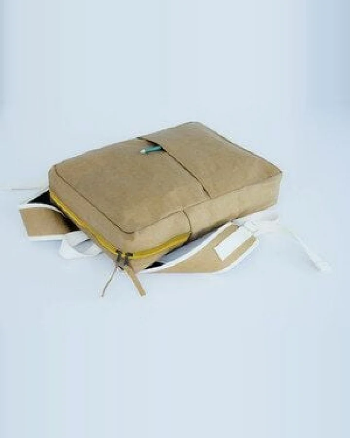 BY COPALA Kraftpapier : Rucksack aus nachhaltigem Kraftpapier. Lederoptik.