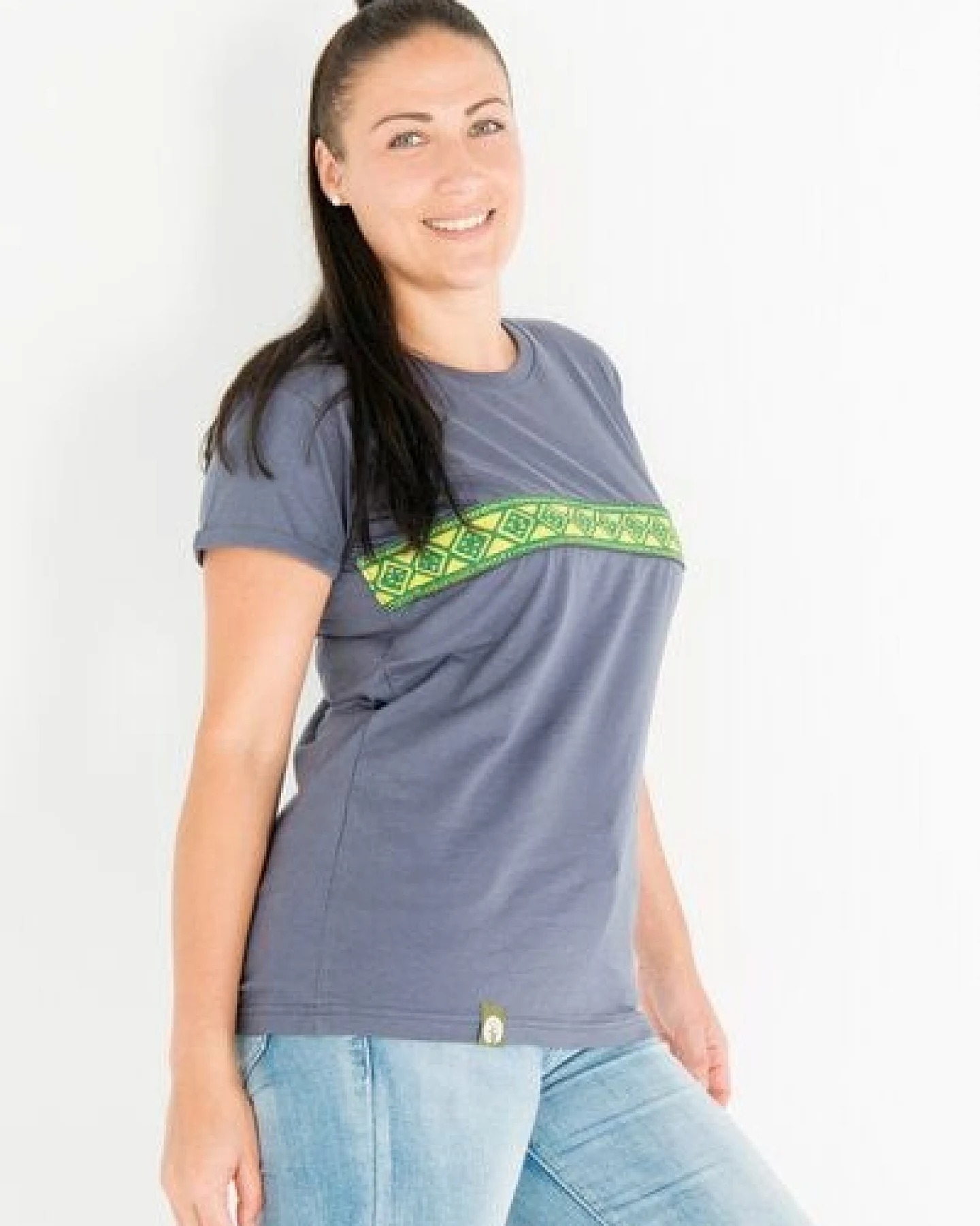 Maishameanslife Kudhinda Stripe - Frauen T-shirt - Charcoal Grau – Ansicht 2
