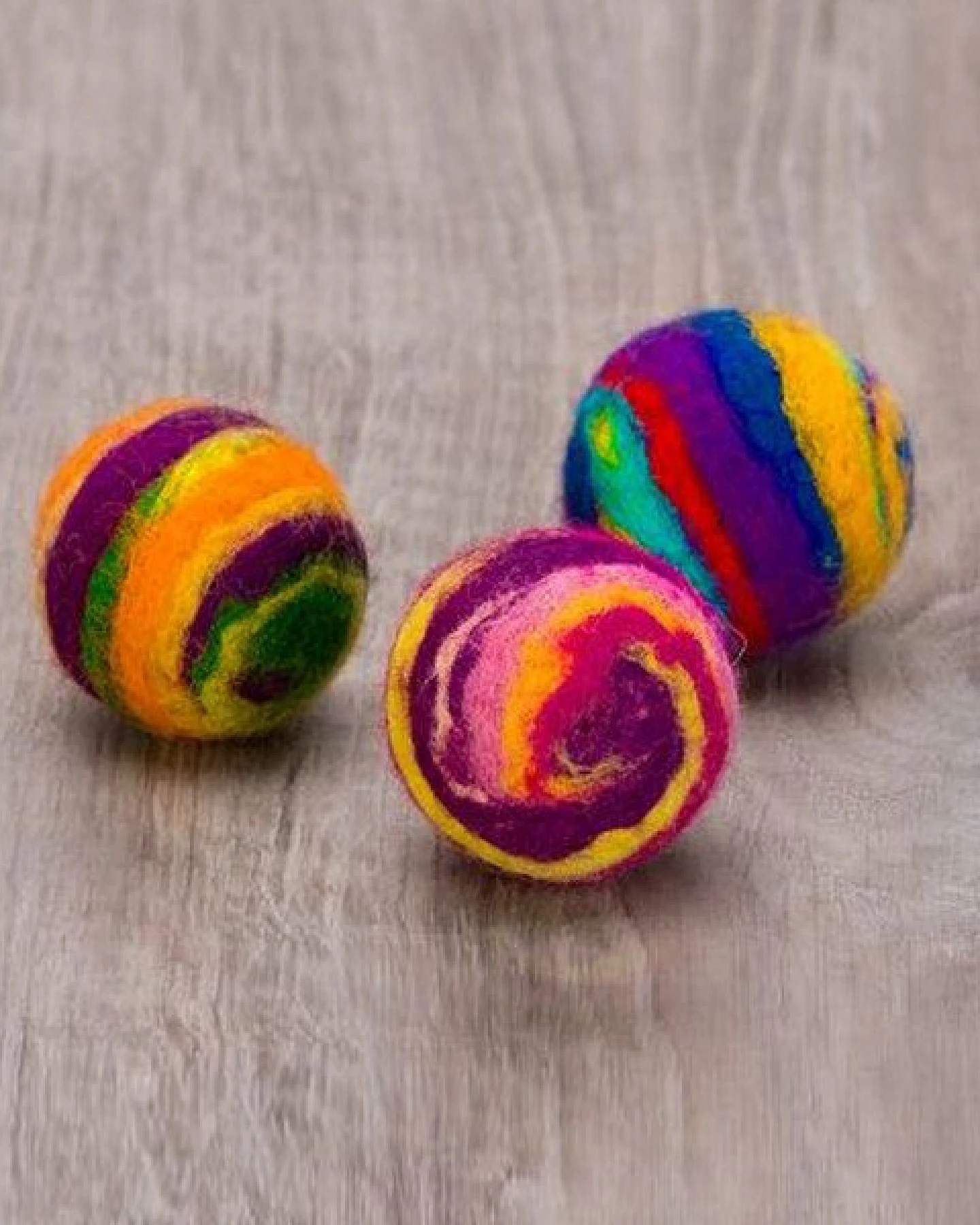 Treusinn Katzenspielzeug FILZY / 100% natürliche Filzwolle / Ø 4,5 cm – Ansicht 2