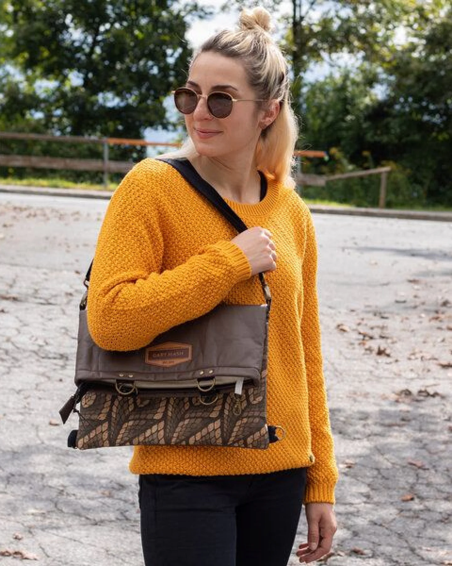 GARY MASH RACHEL Allrounder-Tasche aus Piñatex Ananasleder – Ansicht 3
