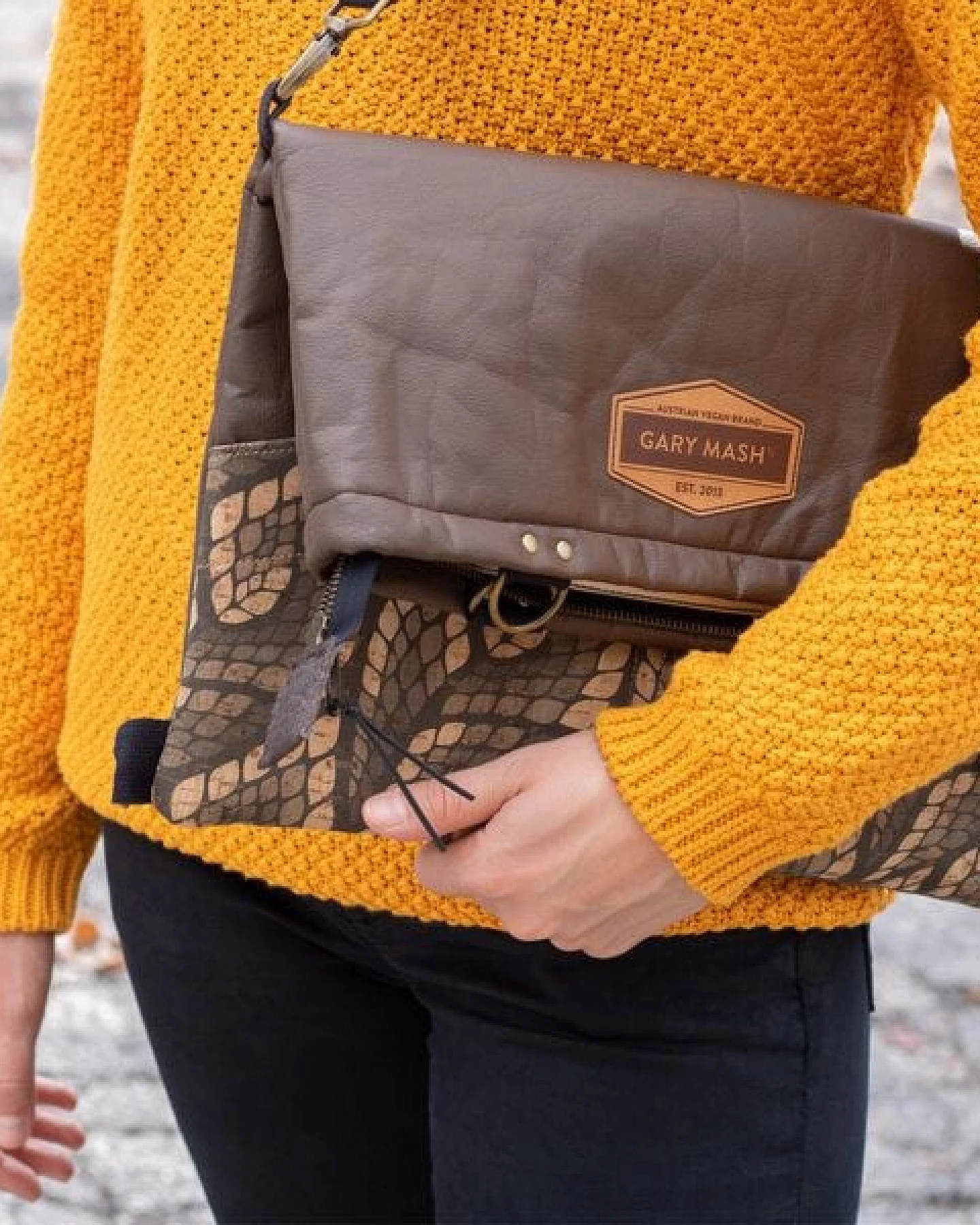 GARY MASH RACHEL Allrounder-Tasche aus Piñatex Ananasleder – Ansicht 4