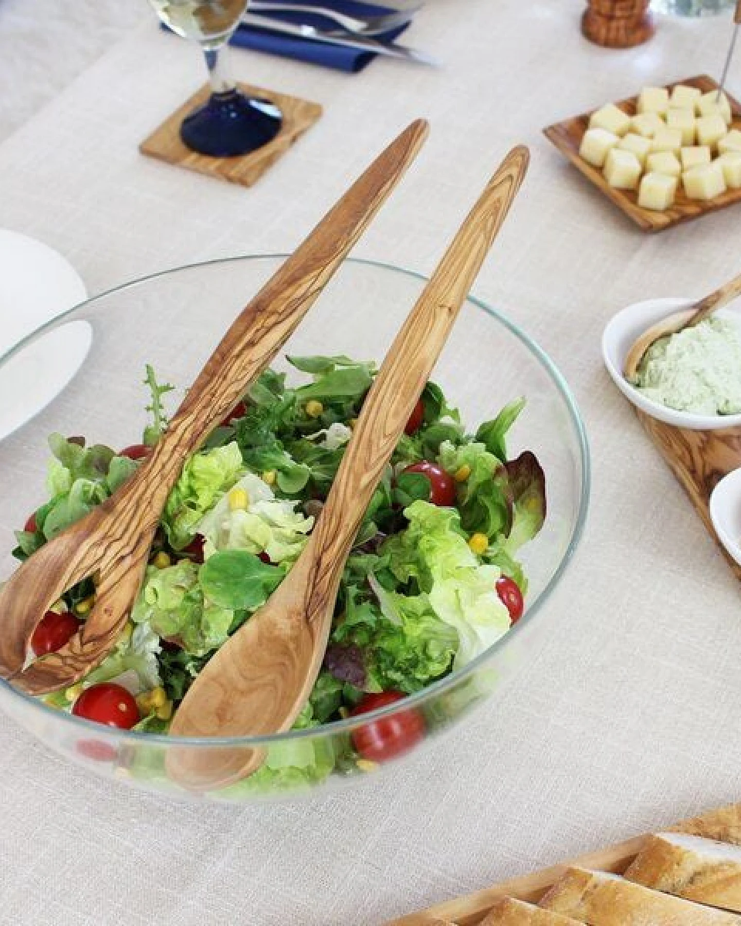 Mitienda Shop Salatbesteck Spitz aus Olivenholz – Ansicht 3
