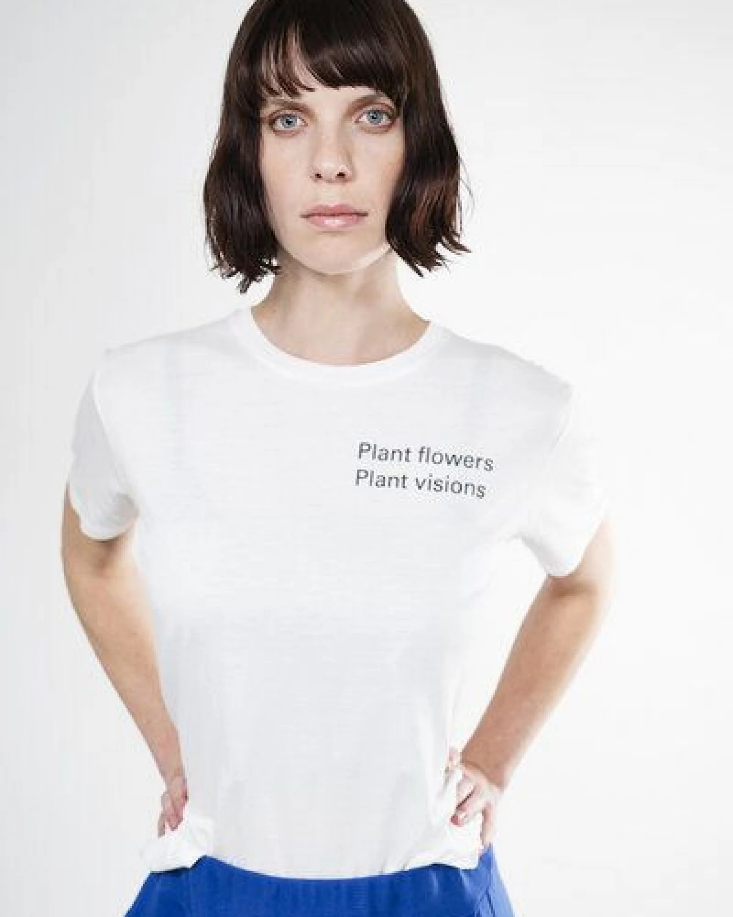 ein garten Studios Basic T-Shirt plant flowers plant visions – Ansicht 2