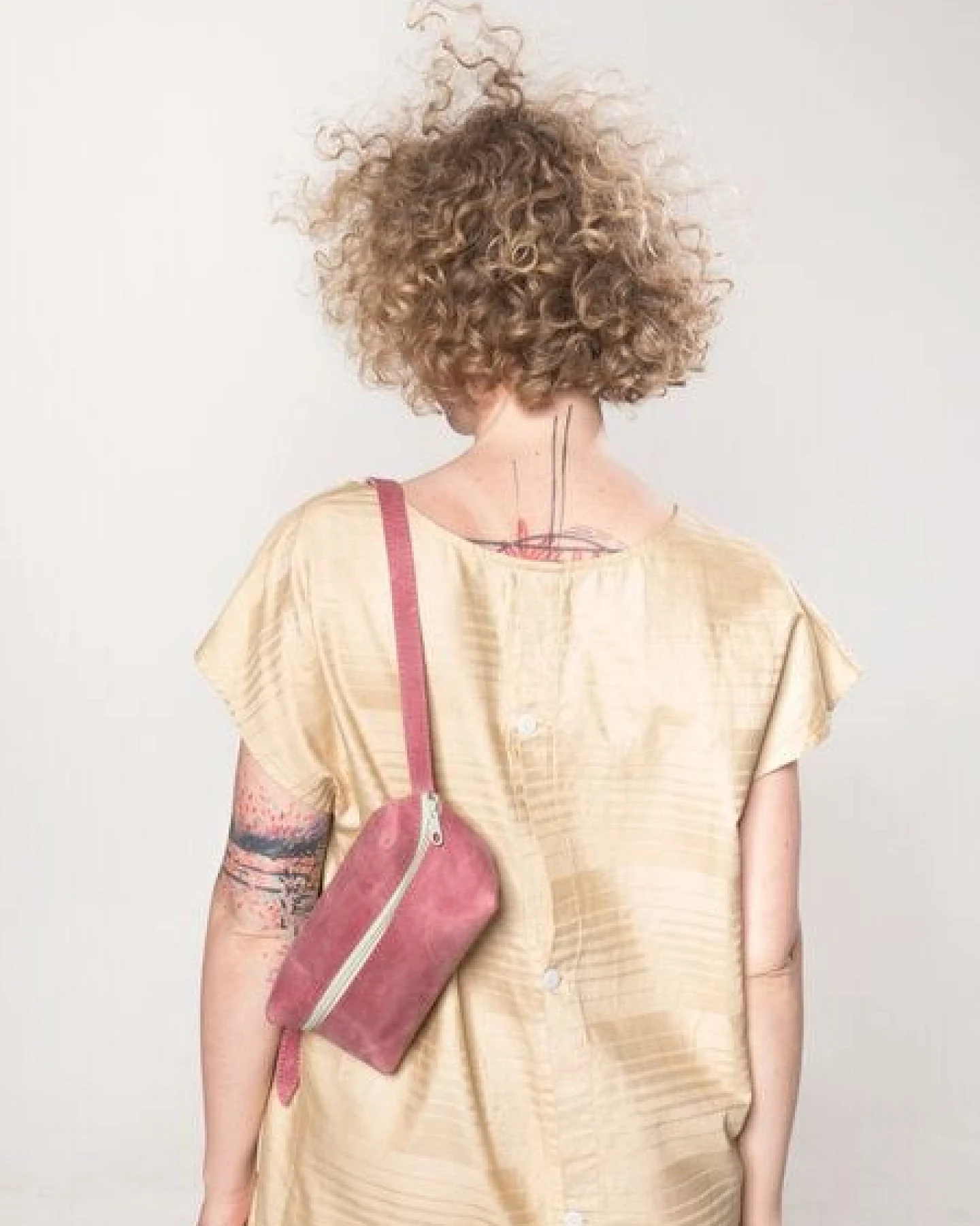 monday market Bauchtasche Luca aus Pull-Up-Leder – Ansicht 4