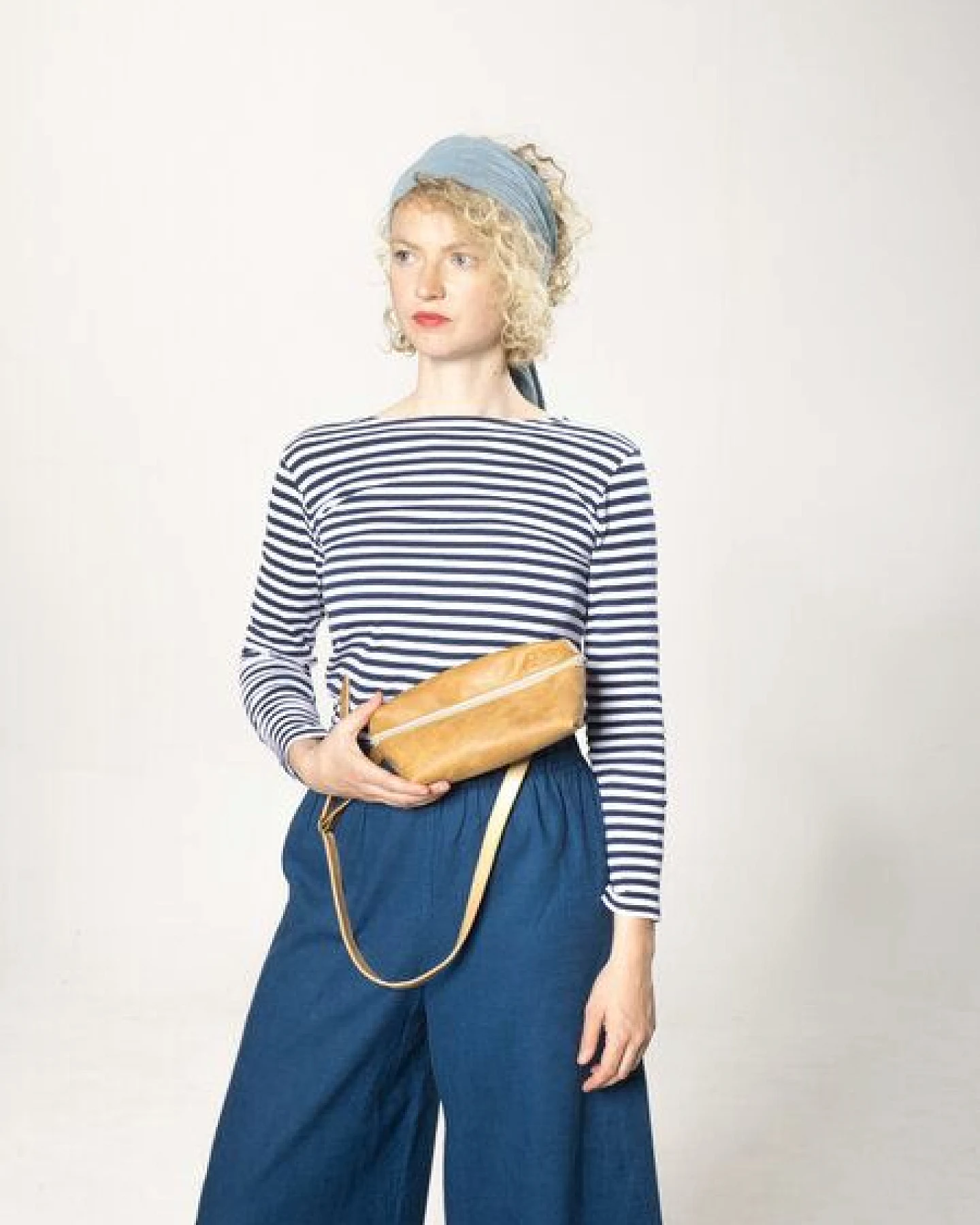 monday market Bauchtasche Luca aus Pull-Up-Leder – Ansicht 2