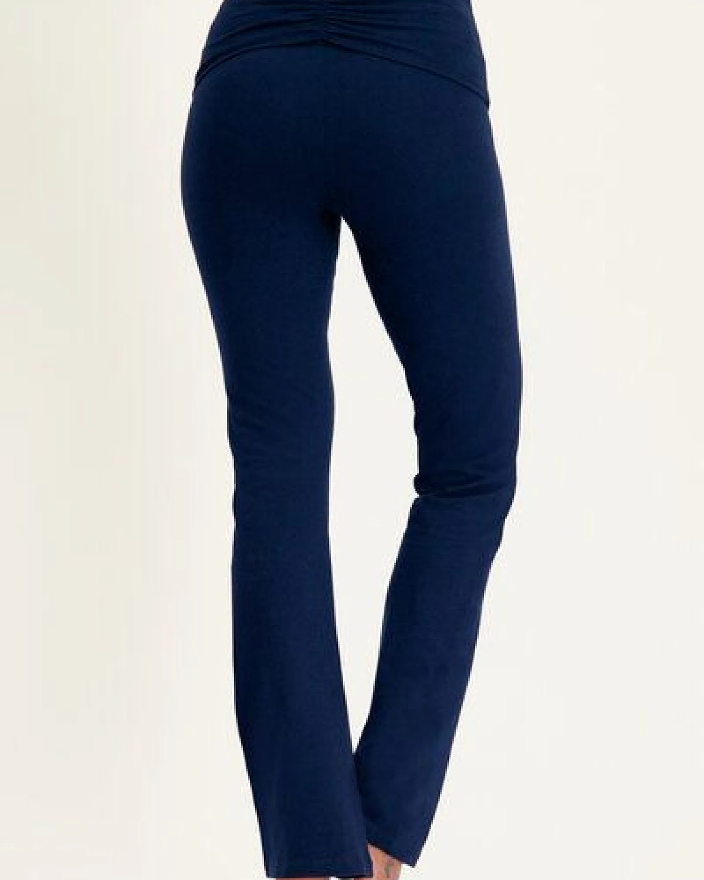 Urban Goddess Flared Yogahose Pranafied – Ansicht 3