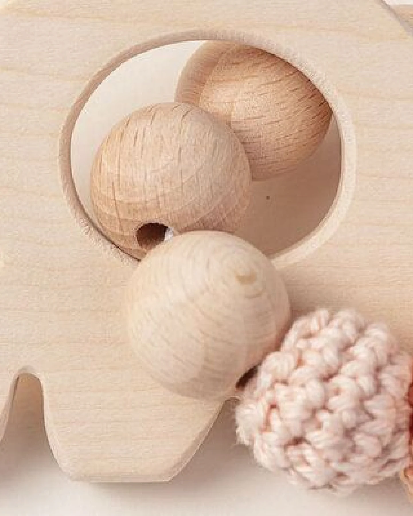 NoniKids Berlin Greifling Beißring Holz *Elefant* – Ansicht 3