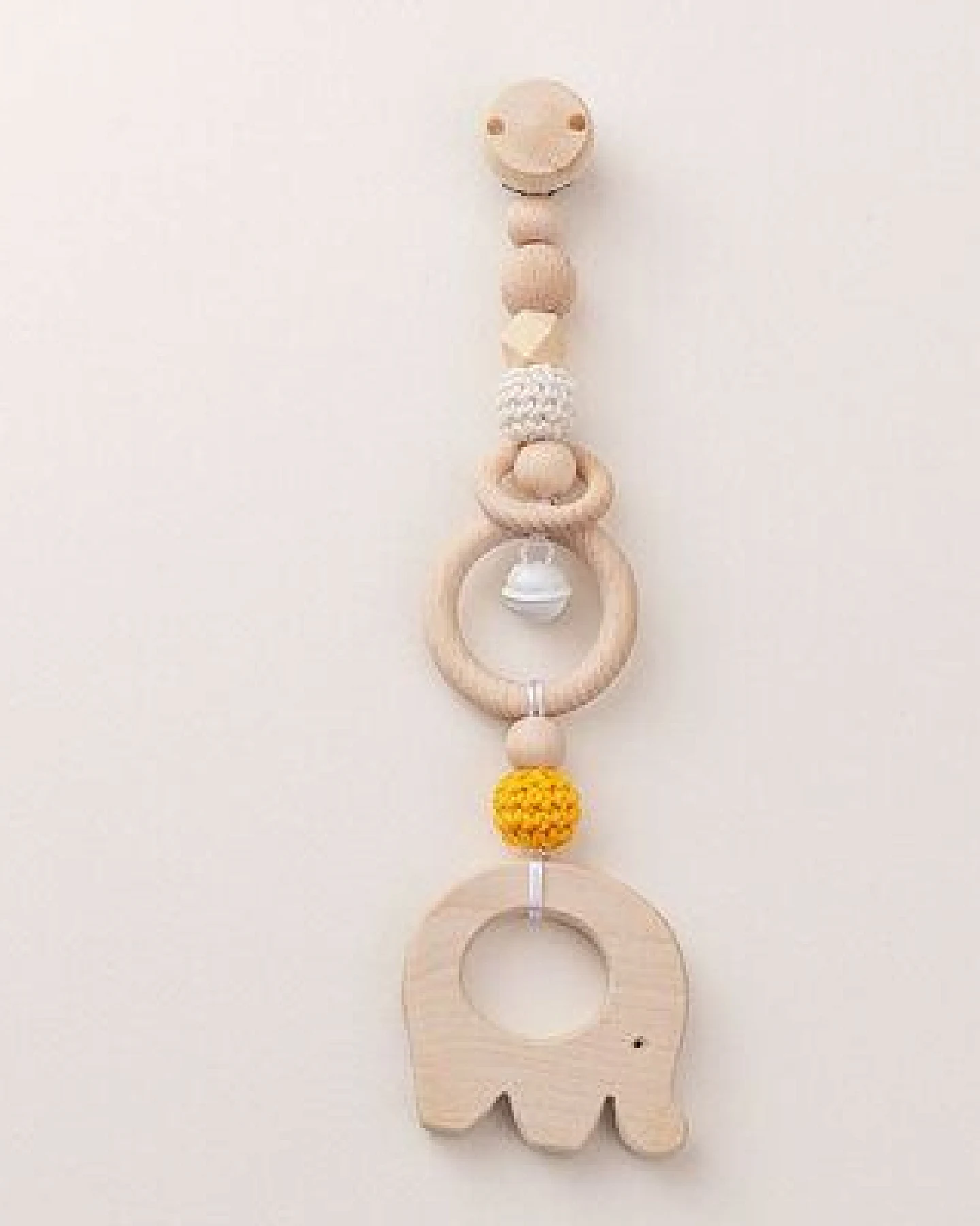 NoniKids Berlin Rasselclip Holz mit *Glocke Elefant* 3 Farben I Bio Baumwollgarn – Ansicht 2