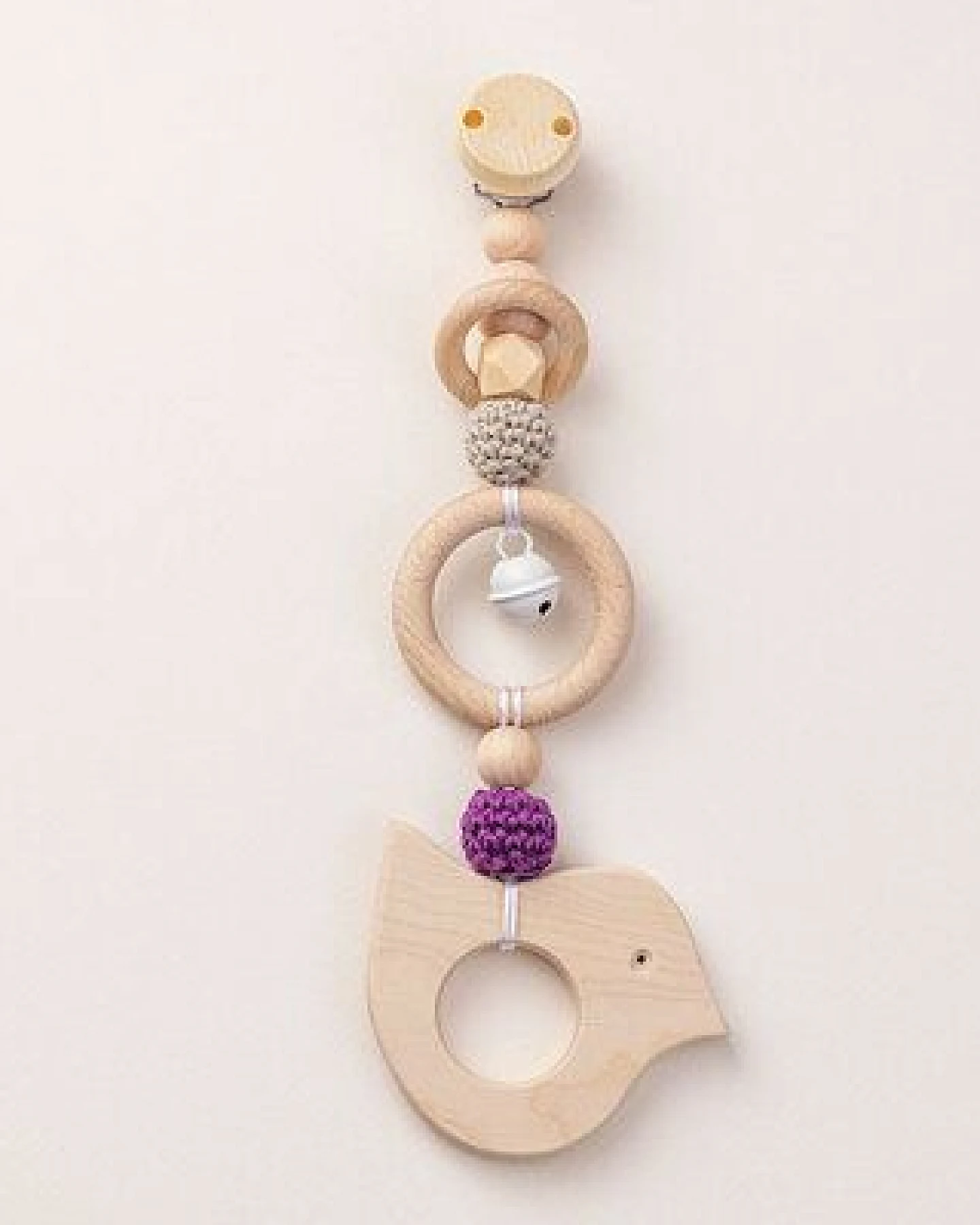 NoniKids Berlin Rasselclip Holz *Glocke Vogel* 3 Farben I Bio Baumwollgarn – Ansicht 2