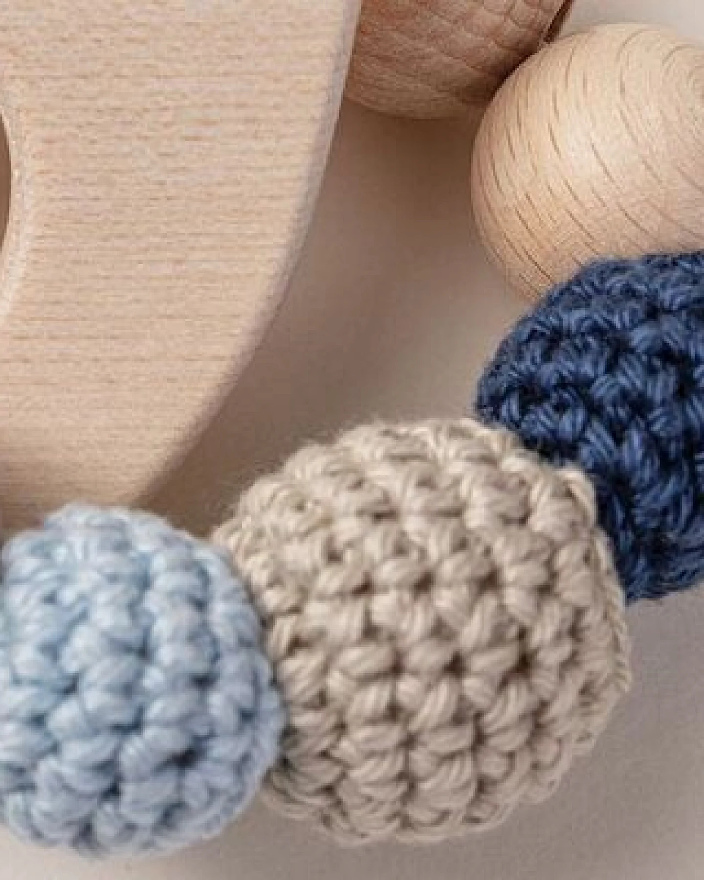 NoniKids Berlin Greifling Beißring Holz *Vogel* – Ansicht 3