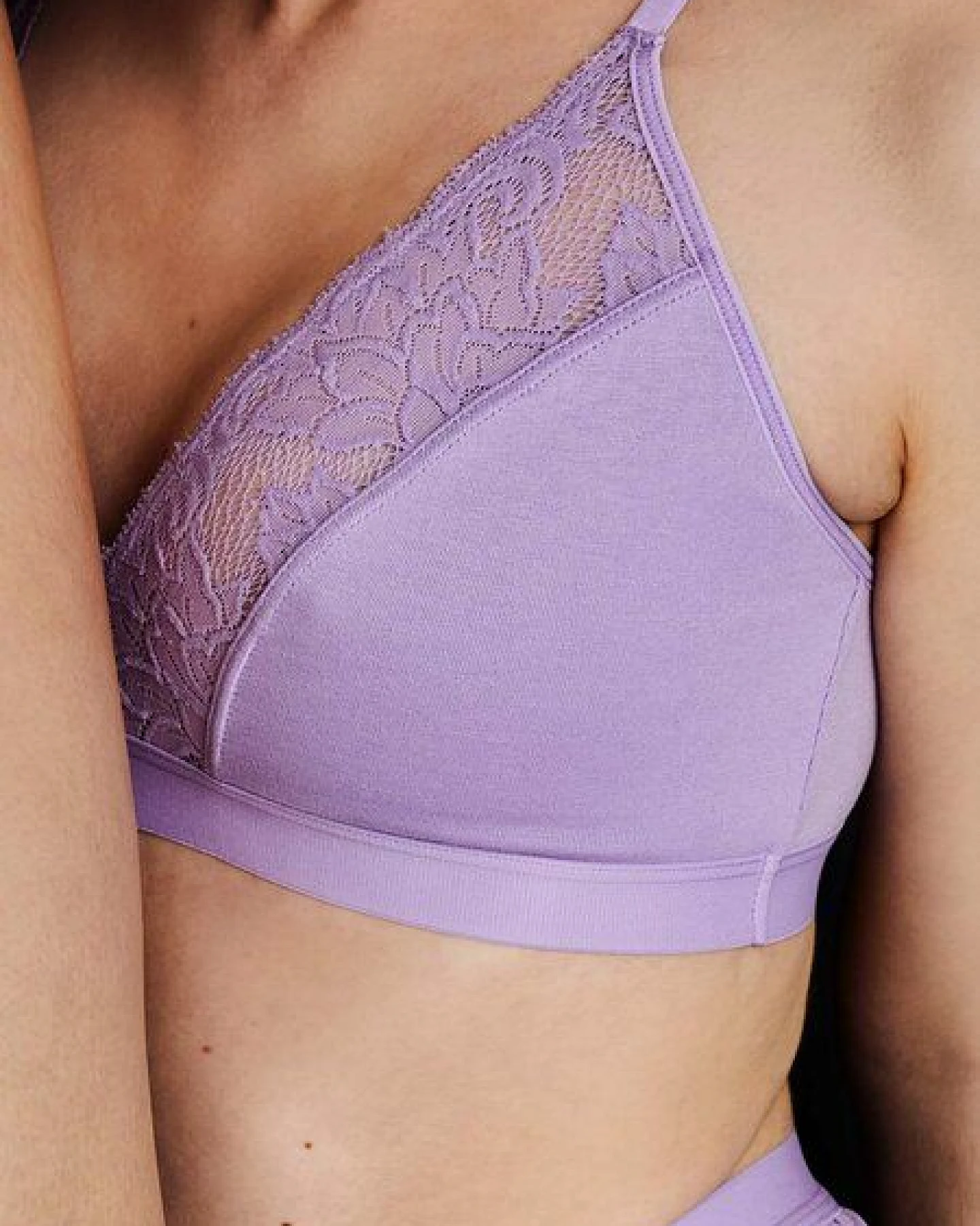 erlich textil Alisa bügelloses Bustier mit Spitze aus weichem Modal, made in Europe – Ansicht 2