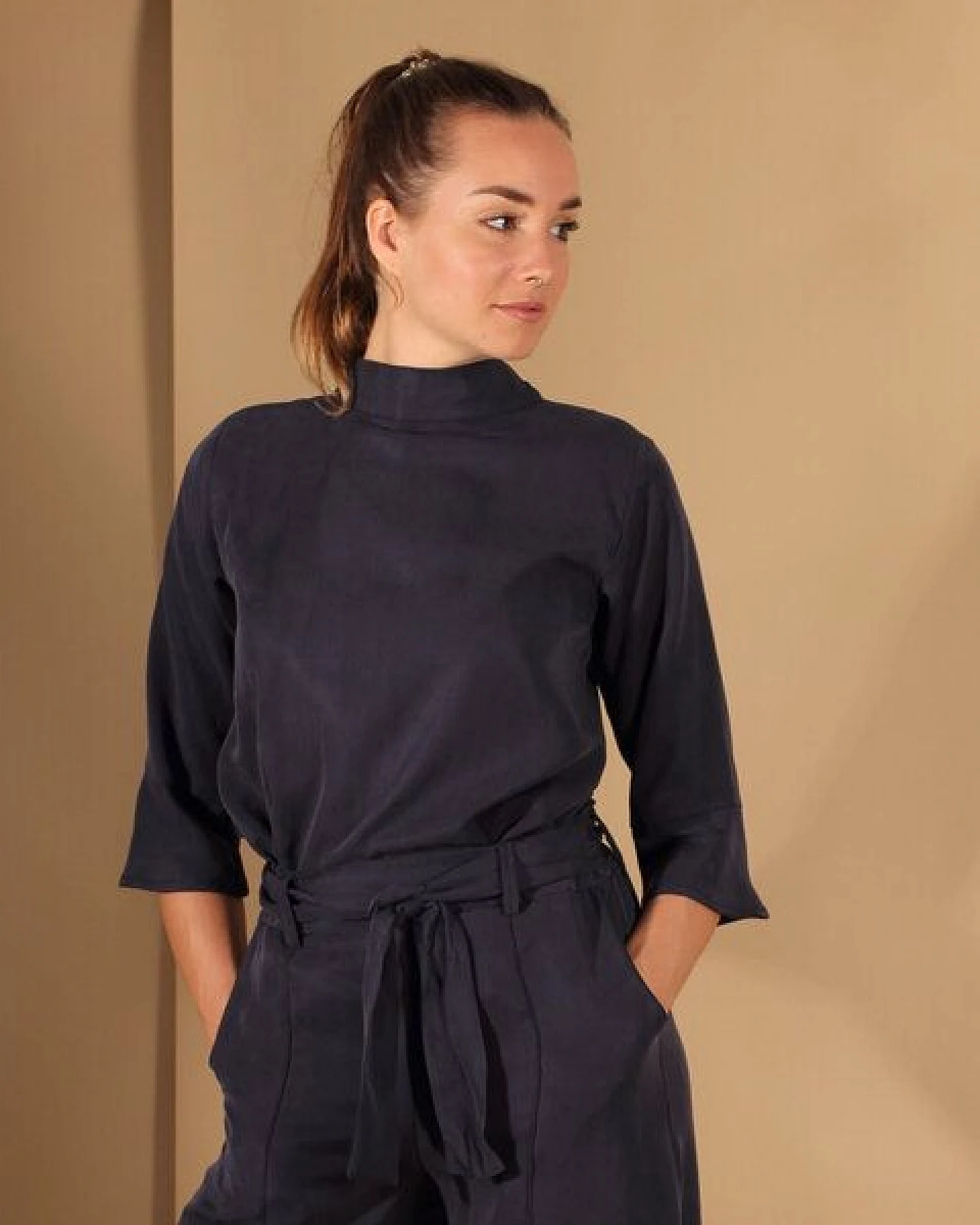 ManduTrap Bluse/Top aus Tencel in Blau, Senfgelb oder Rost, – Ansicht 4