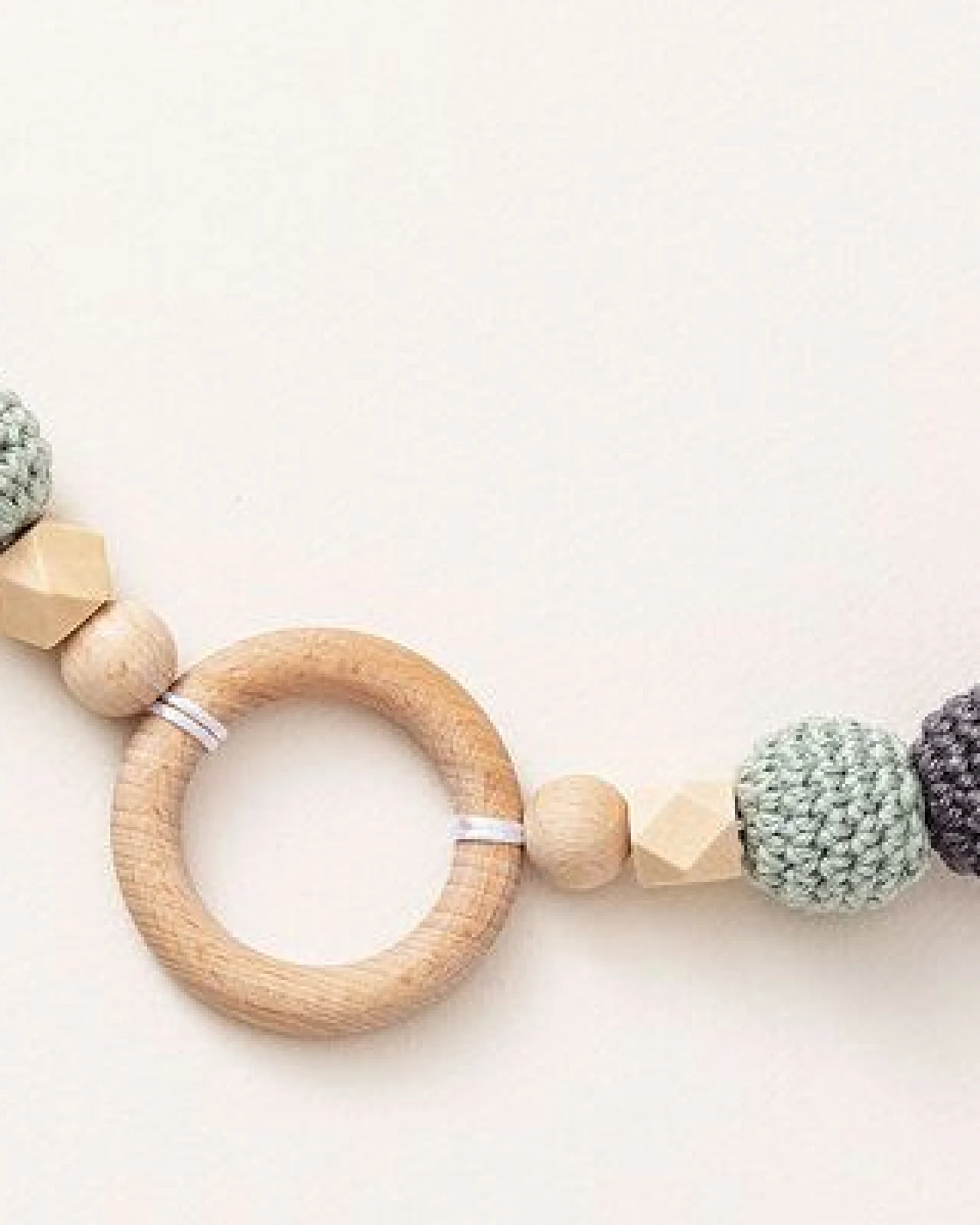 NoniKids Berlin Kinderwagenkette Holz *Ring* 4 Farben – Ansicht 3