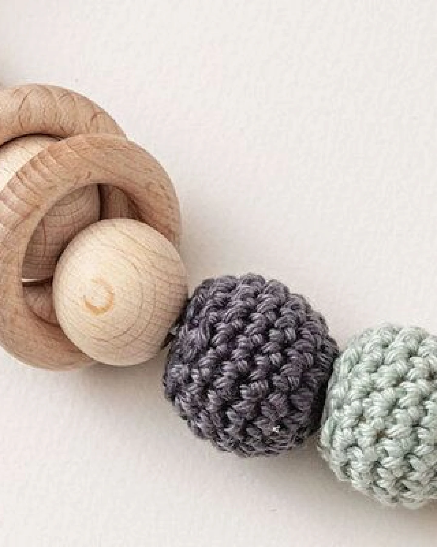 NoniKids Berlin Kinderwagenkette Holz *Ring* 4 Farben – Ansicht 4