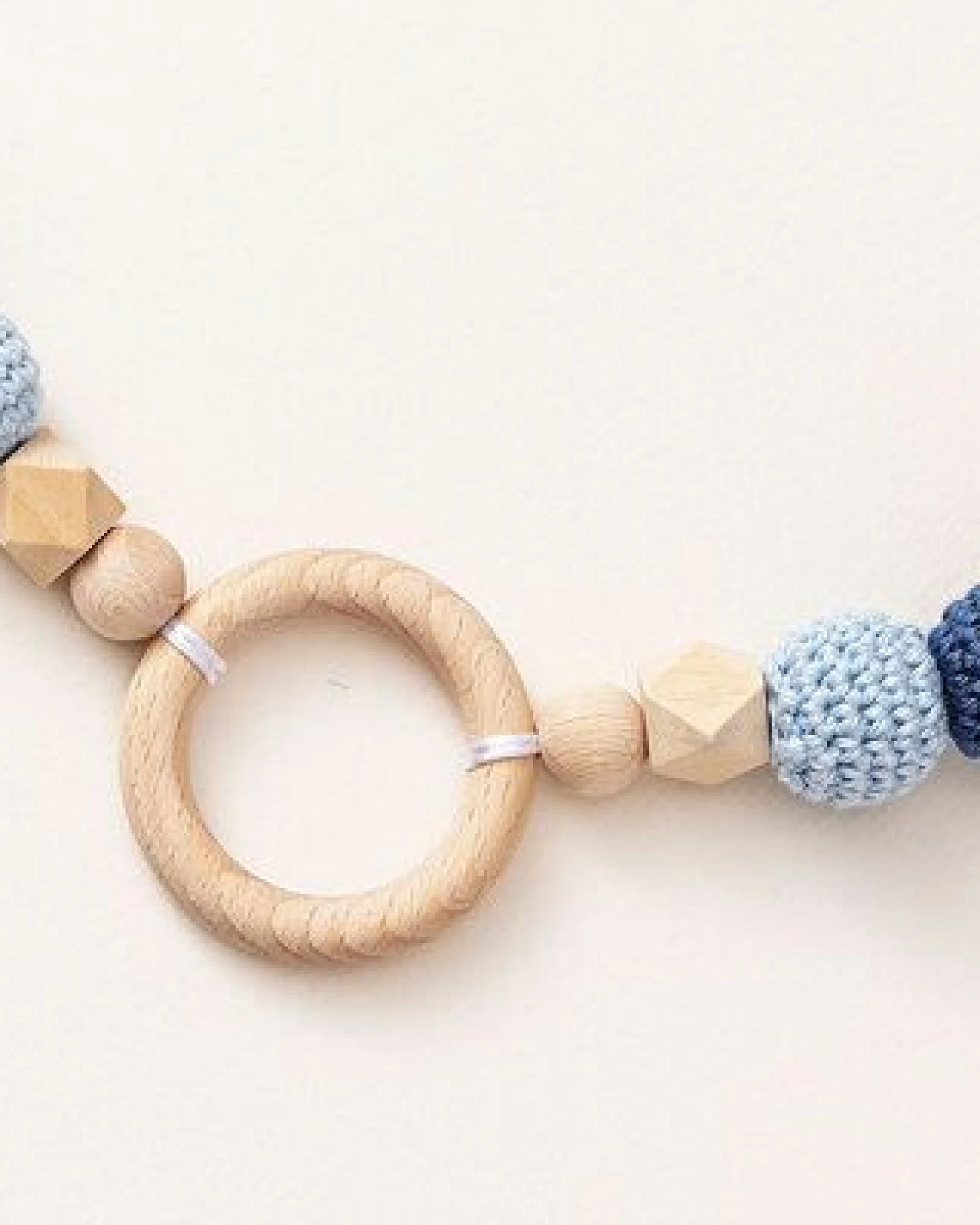 NoniKids Berlin Kinderwagenkette Holz *Ring* 4 Farben – Ansicht 3