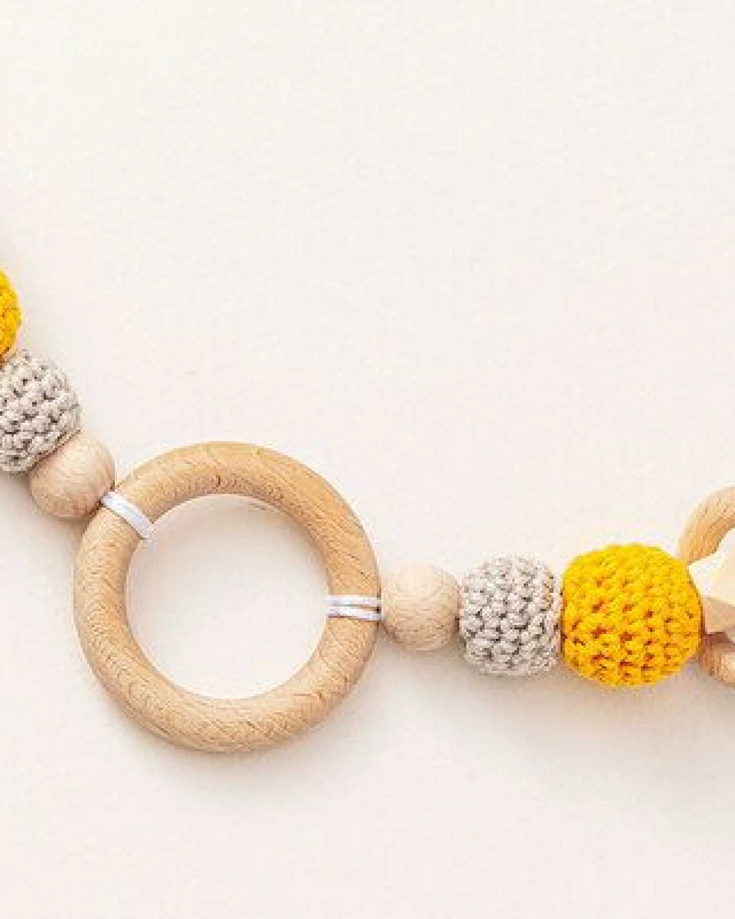 NoniKids Berlin Kinderwagenkette Holz *Ring* 4 Farben – Ansicht 3