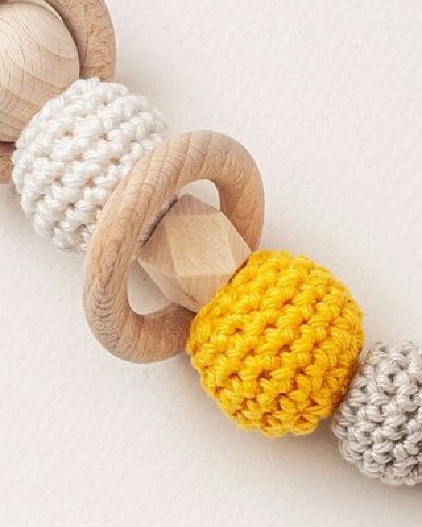 NoniKids Berlin Kinderwagenkette Holz *Ring* 4 Farben – Ansicht 4
