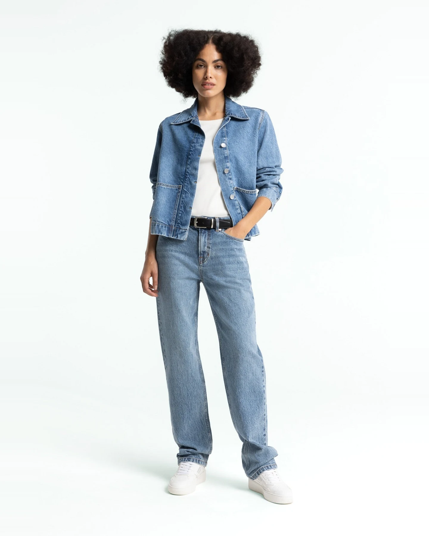 Kings of Indigo Damen vegan Jacke Ota Cindy Mid Washed Blau – Ansicht 2