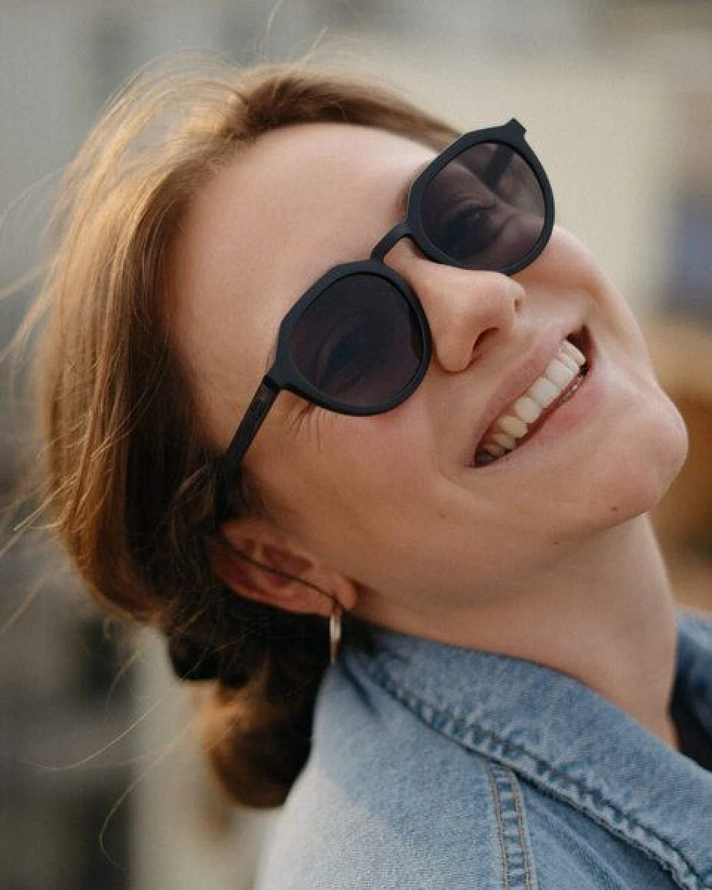 TAKE A SHOT Holz Sonnenbrille für Damen Klein und Schmal im modernen Panto Design – Ansicht 4