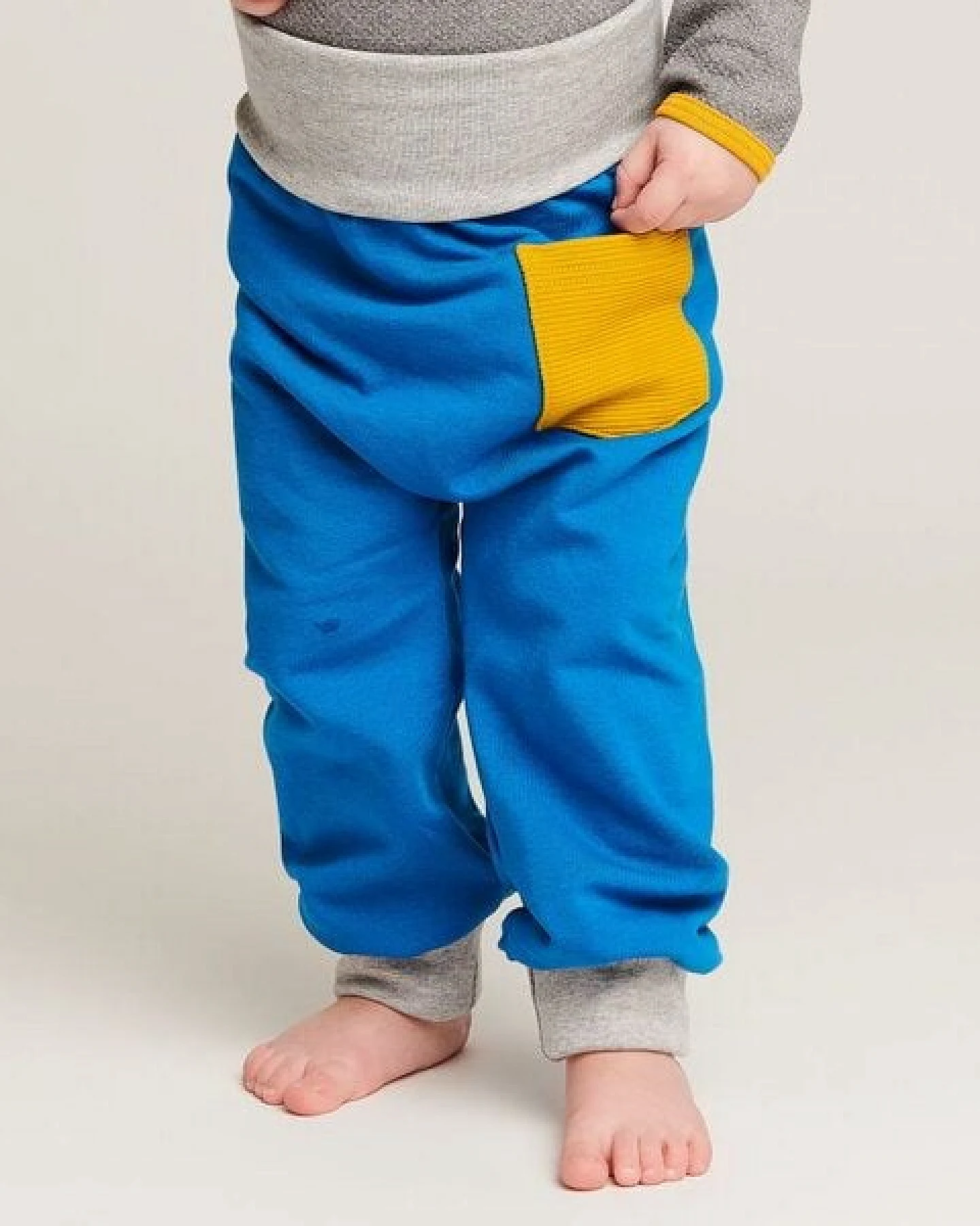 Cheeky Apple Babypumphose mit Tasche "Sweat Blau" - 95% Bio-Baumwolle, 5% Elasthan – Ansicht 2