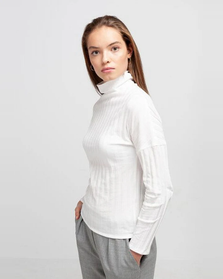 SHIPSHEIP Turtleneck Damen Shirt in Ripp-Optik aus Bio-Baumwolle