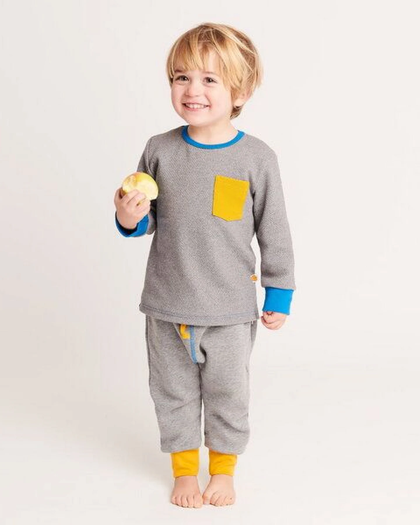 Cheeky Apple Sweathose mit Gesäßtasche und Gummizug, 100% Bio-Baumwolle – Ansicht 2