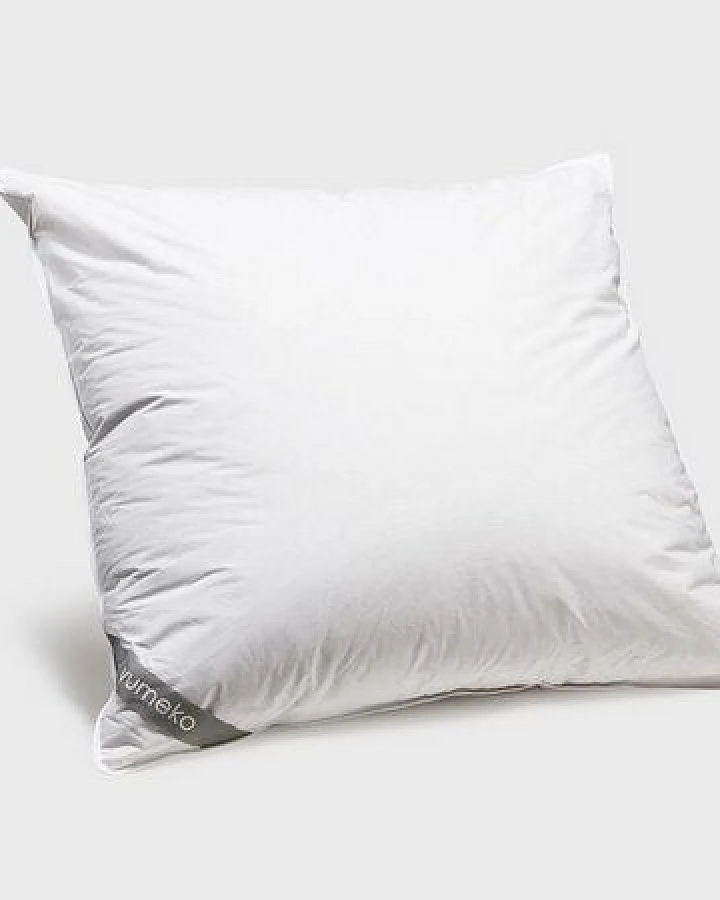 Kissen 80x80 Medium “Yumeko” aus Recycelten Daunen