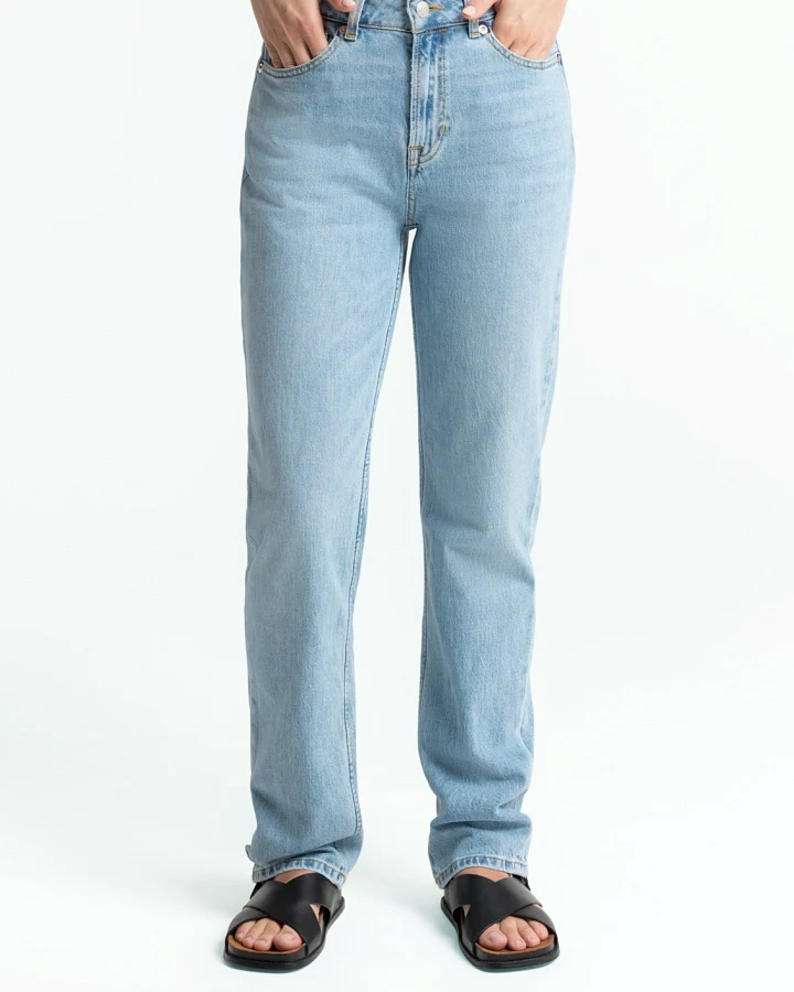 Kings of Indigo Damen vegan Jeans Inoe Atria Super Light Washed Blue