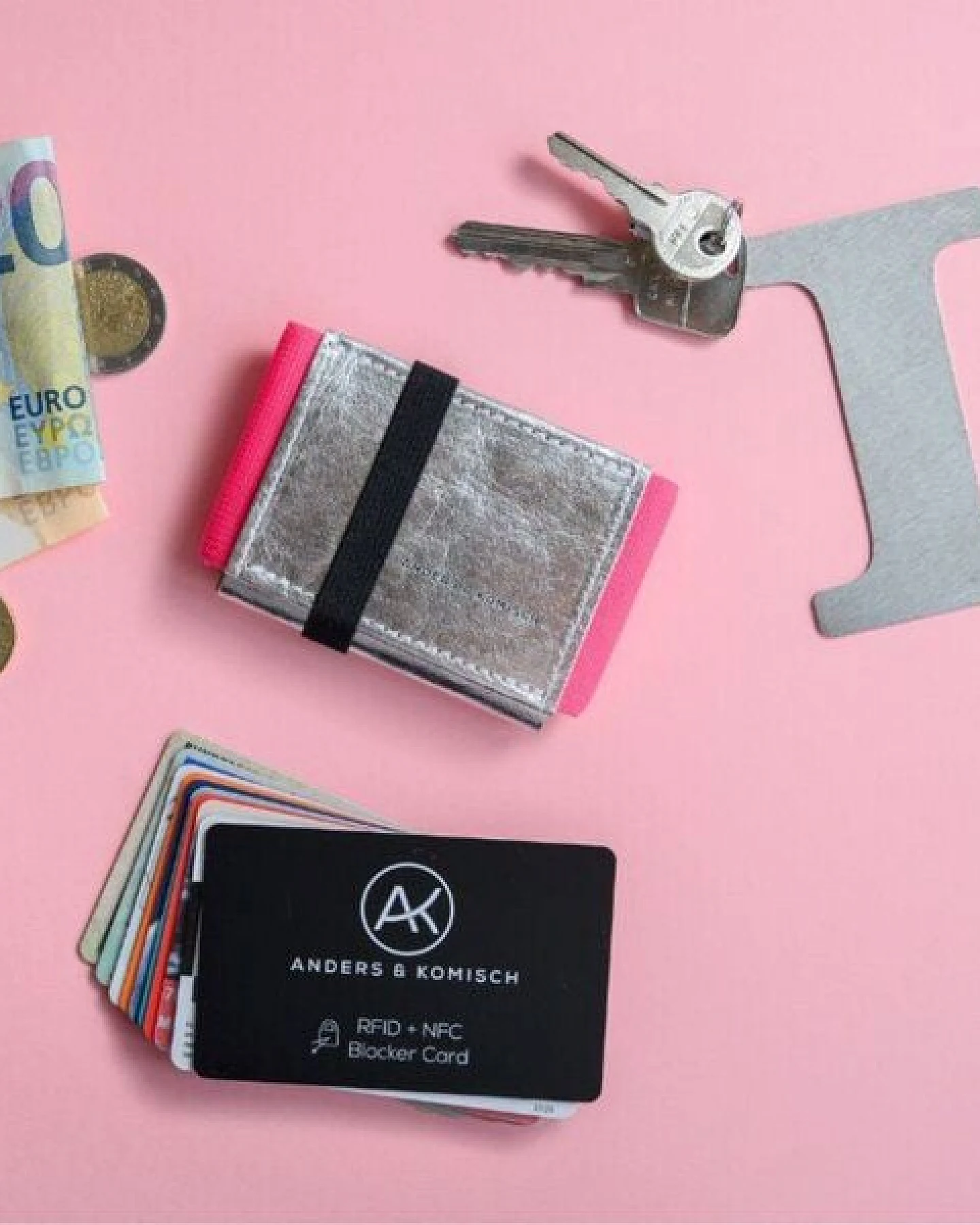ANDERS & KOMISCH Kleiner Geldbeutel mit RFID- & NFC Schutz Karte – A&K MINI Portemonnaie Silber – Ansicht 2