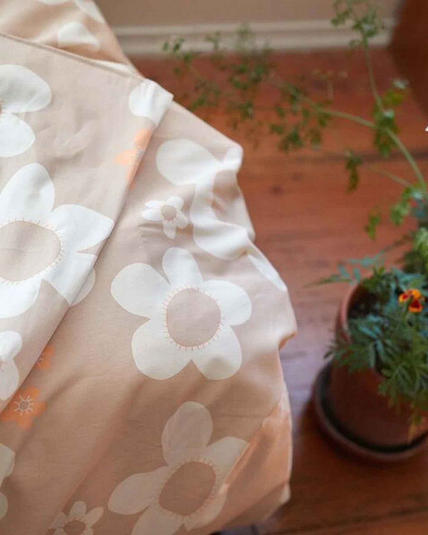 ingegerd Kinderbettwäsche blume beige für Wiege und Kleinkindbett – Ansicht 3