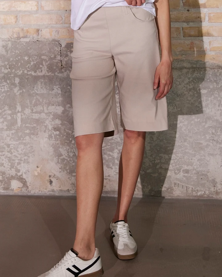 LAURIE Damen vegan Lose Shorts Donna Grau Sand
