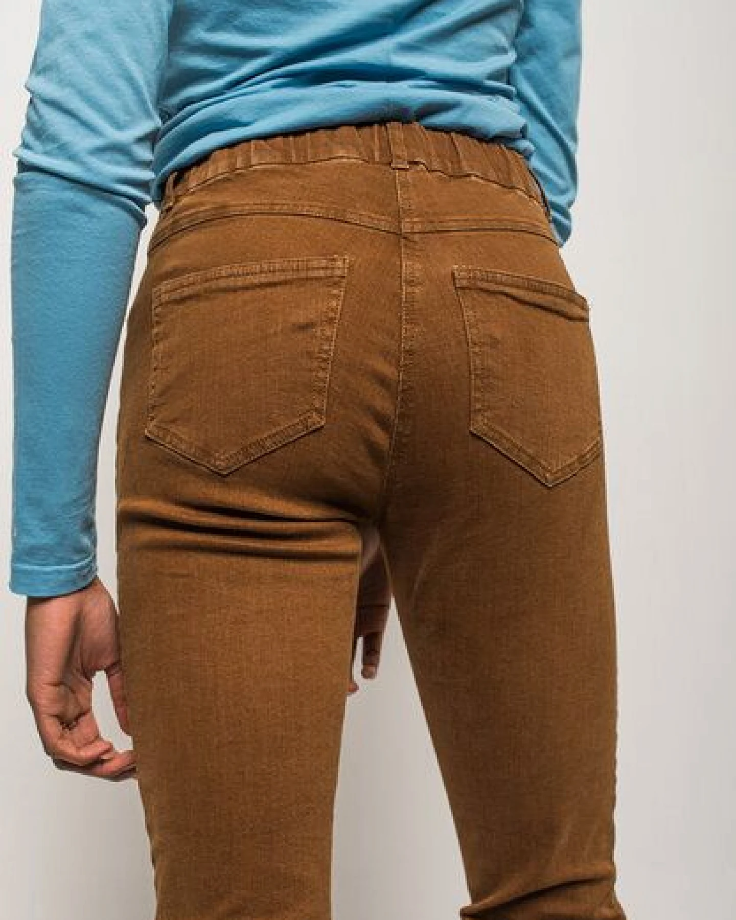 Alma & Lovis Schmale Damen Jeans aus Bio-Baumwolle – Ansicht 3