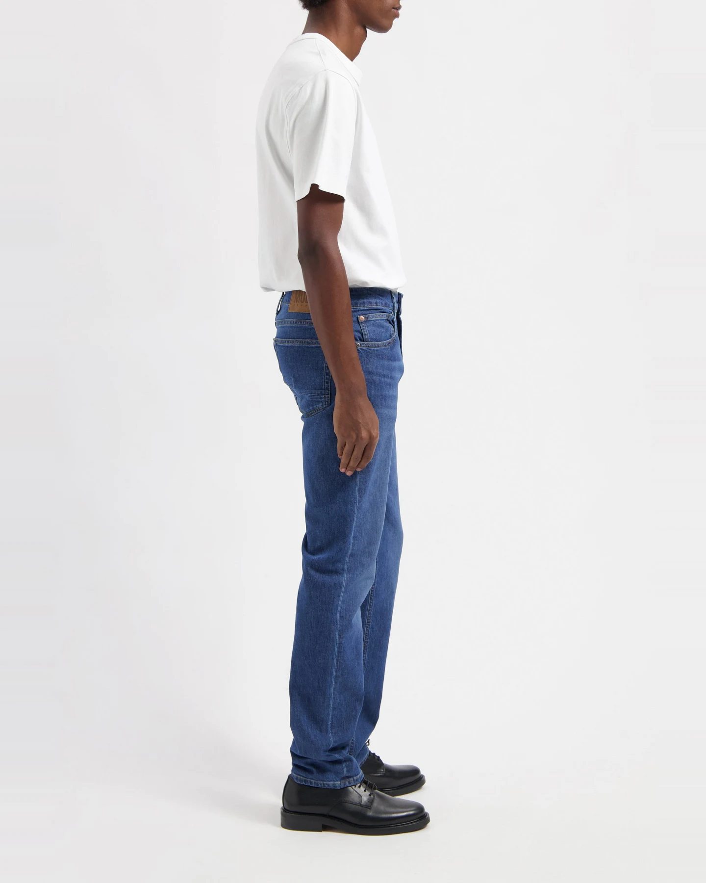 MUD Jeans Herren vegan Jeans Mid Straight Bryce Authentic Indigo – Ansicht 2