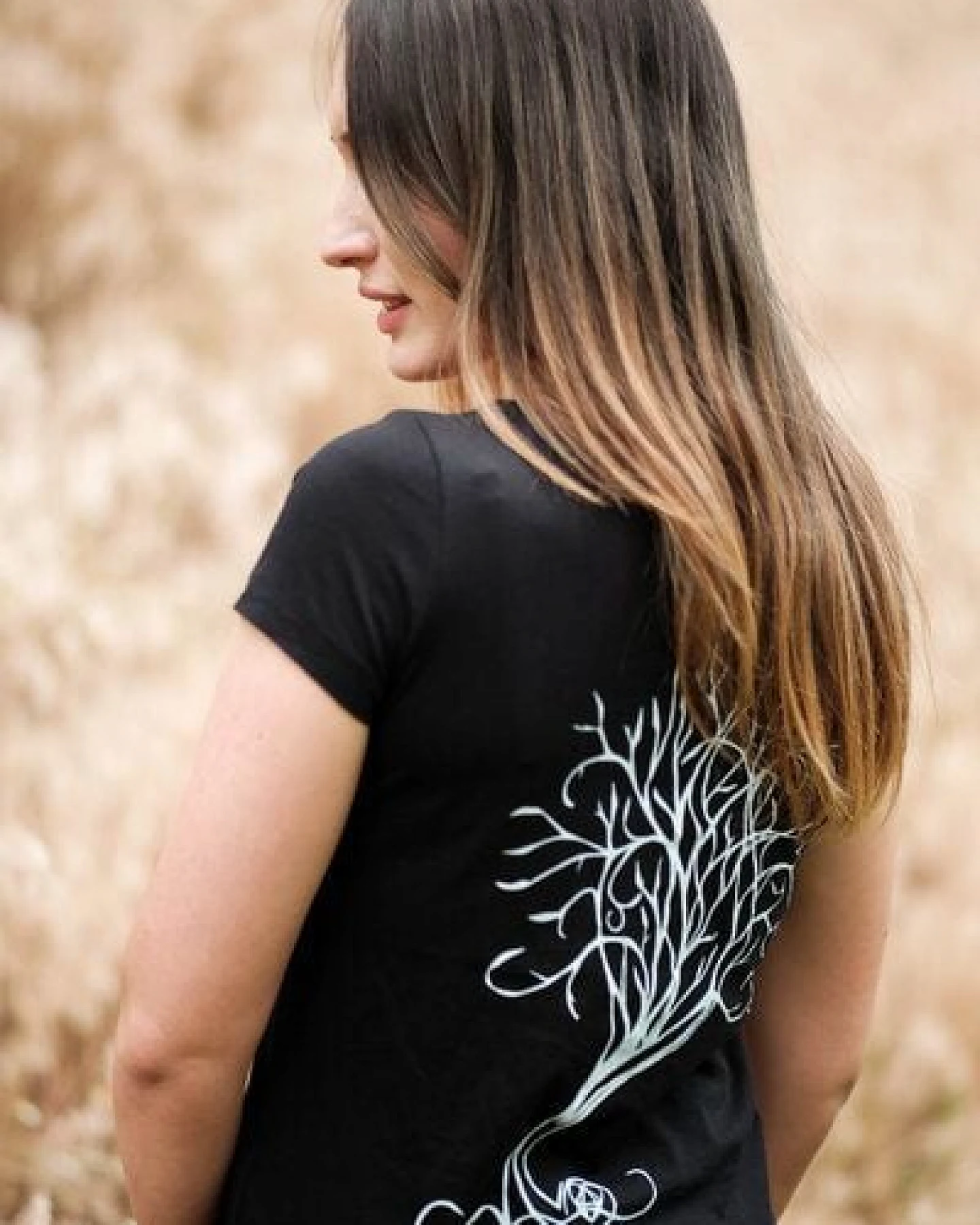 Diamond-Army Nachtschwarzes Shirt mit Baumdesign – Ansicht 4