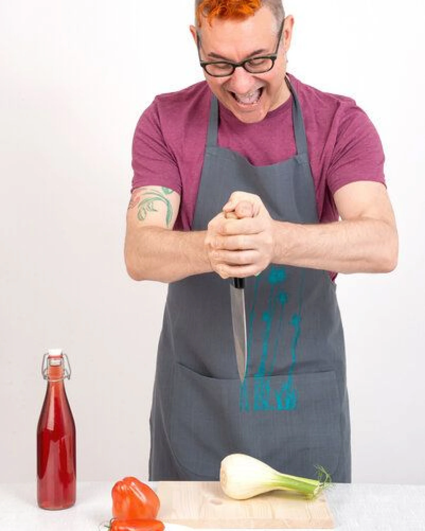 Hirschkind Handgewebte graue Fair-Trade & Bio-Kochschürze "Distel" – Ansicht 3