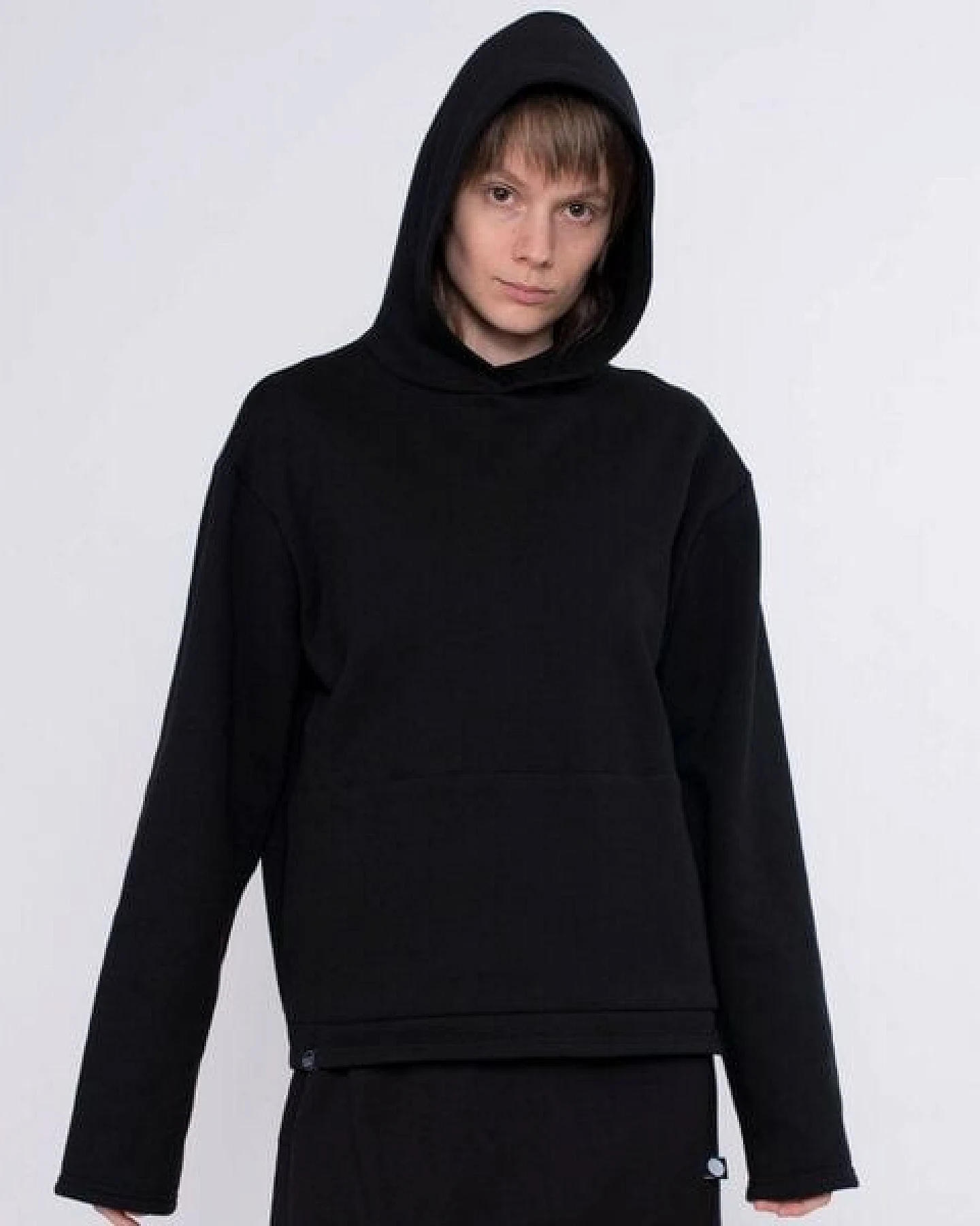 KOLO Berlin Hoodie Bun aus Bio-Baumwolle - schwarz - unisex – Ansicht 3