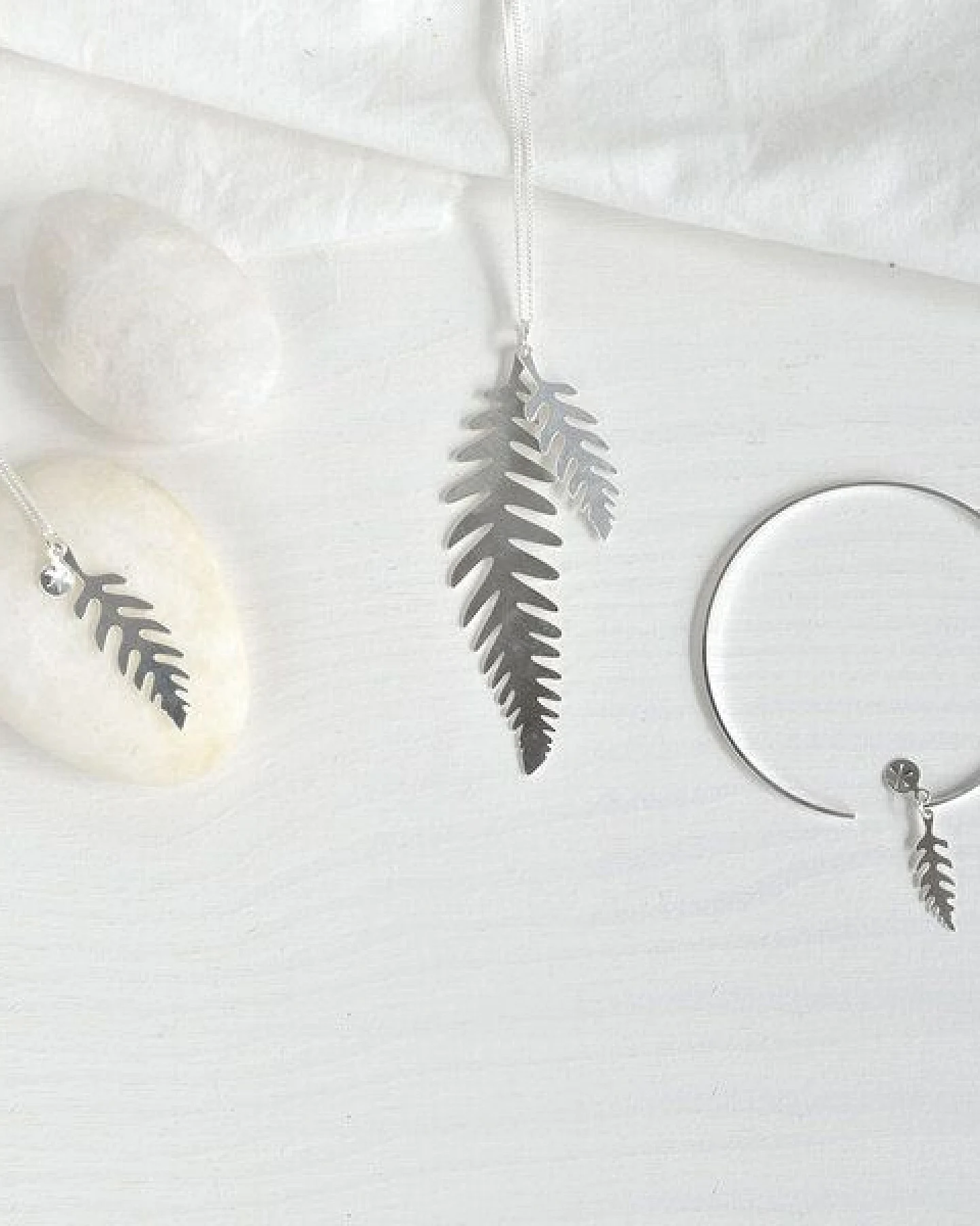 renna deluxe Edelfarn – kurze Kette mit Farnblatt in Silber – Ansicht 4