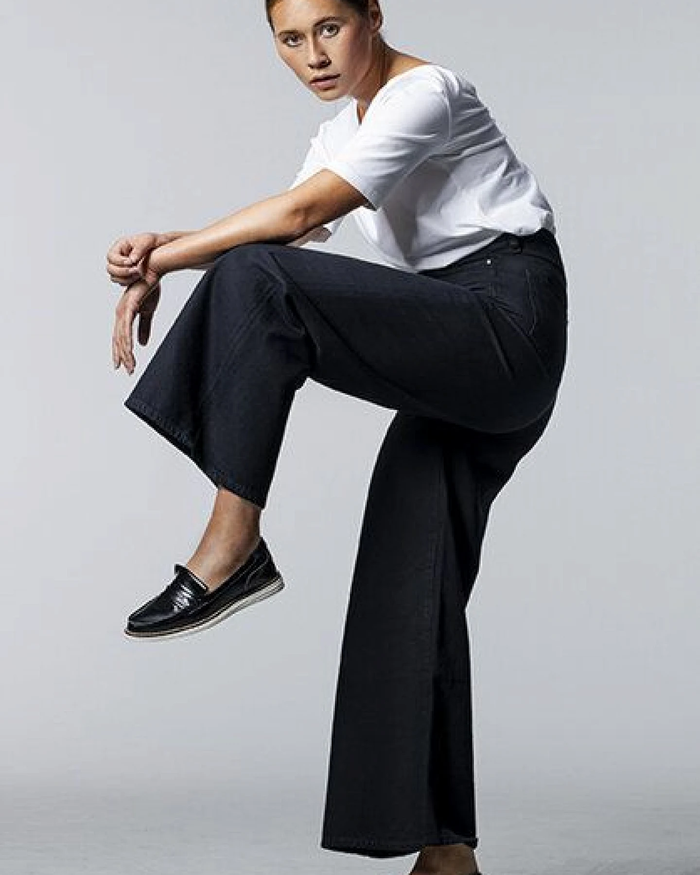 Lovjoi Wide Cropped BARLERIA overdyed black – Ansicht 3