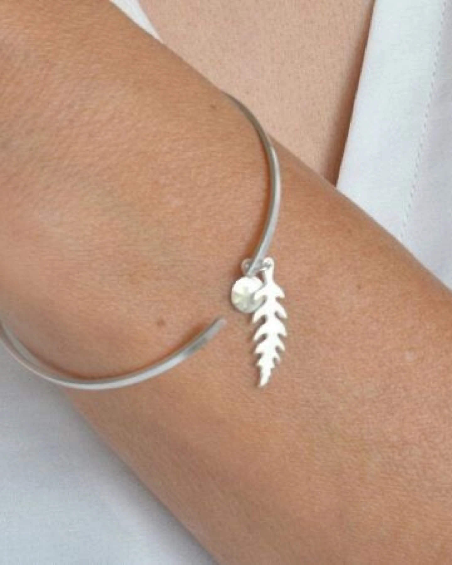 renna deluxe Edelfarn Armreif in Silber mit Farn-Blatt – Ansicht 3
