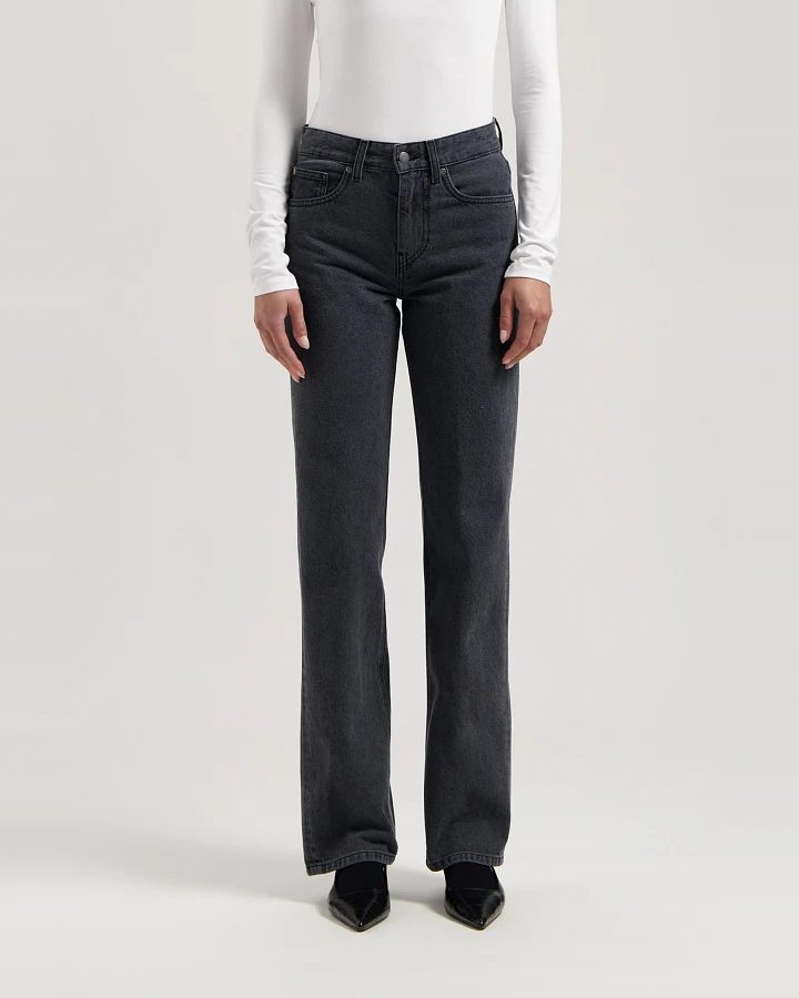 MUD Jeans Damen vegan Jeans Mid Loose Jamie Washed Schwarz