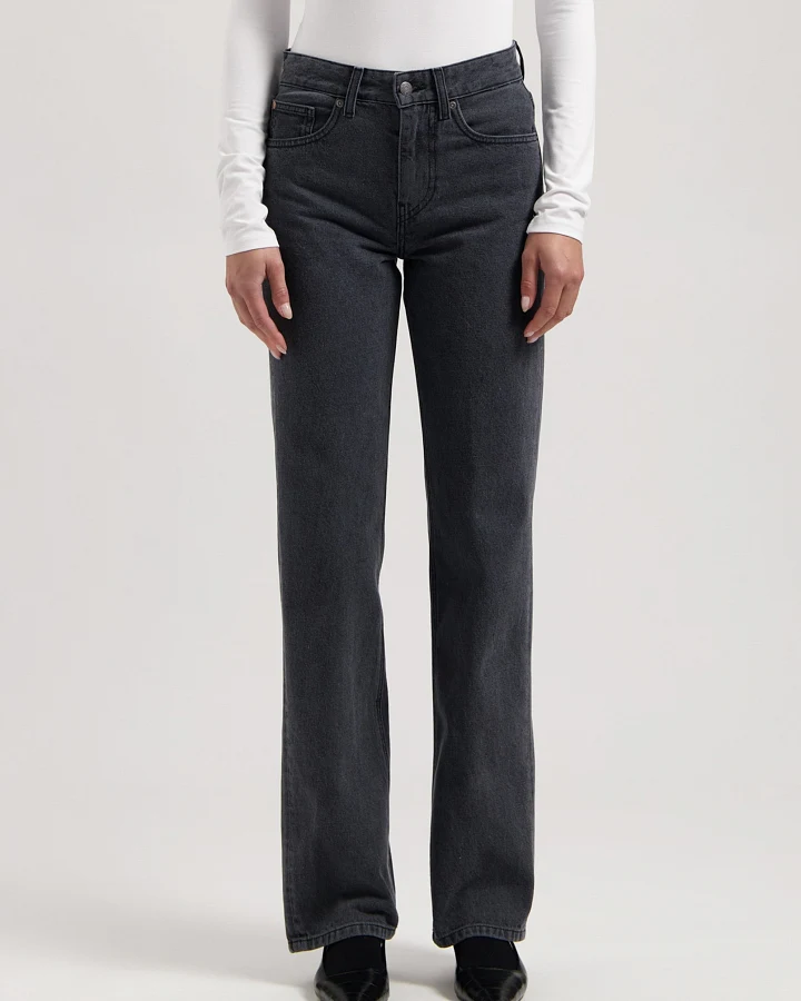 MUD Jeans Damen vegan Jeans Mid Loose Jamie Washed Schwarz